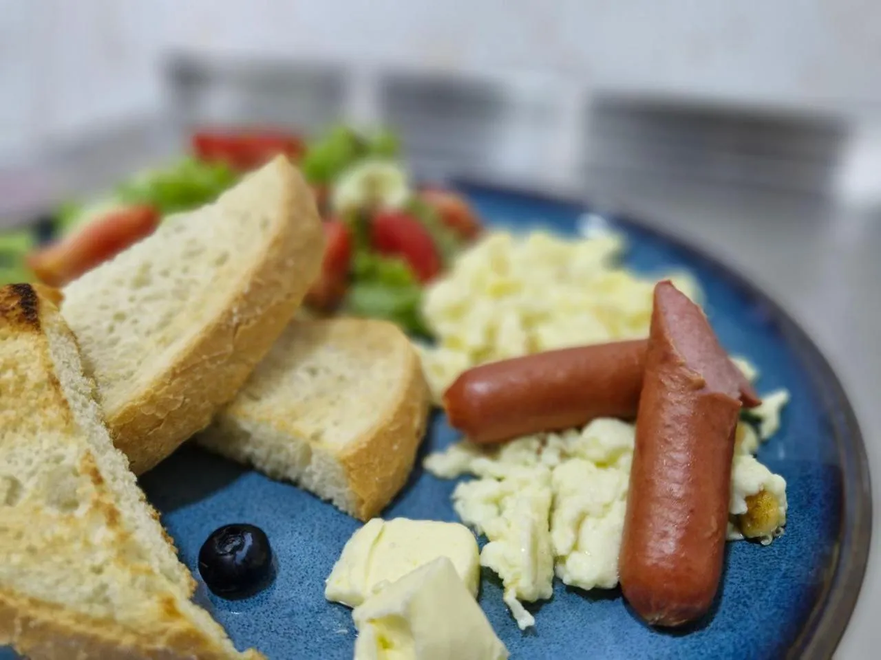 Restaurant/places to eat in Eduard Hotel