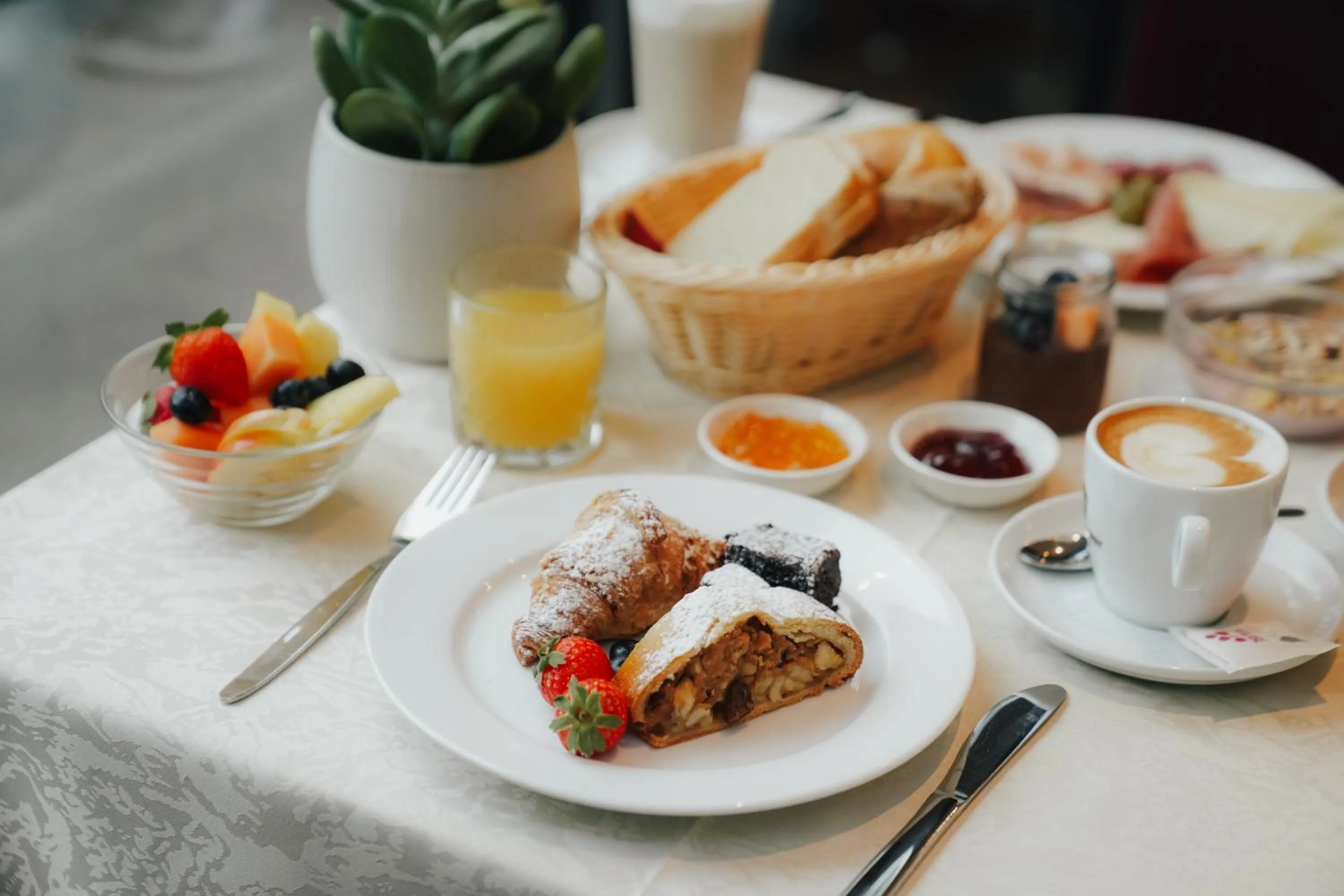 Breakfast in Hotel Traube