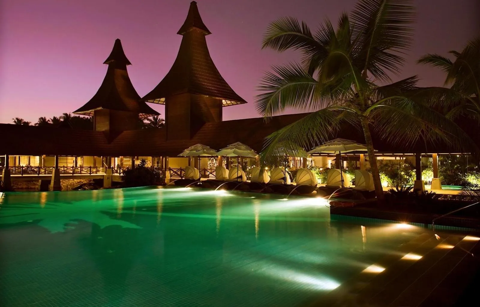 Swimming pool in The Lalit Resort & Spa Bekal