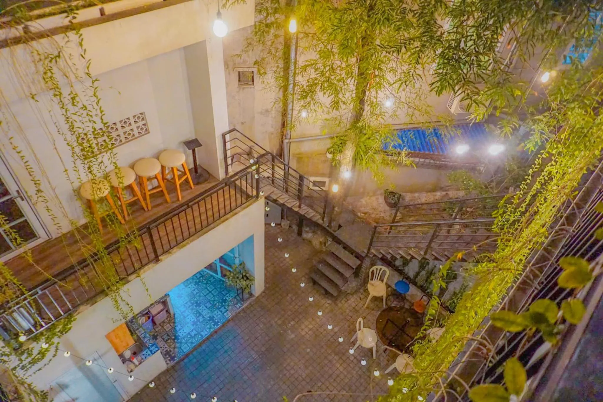 Patio in The Bay - Ha Long Homestay