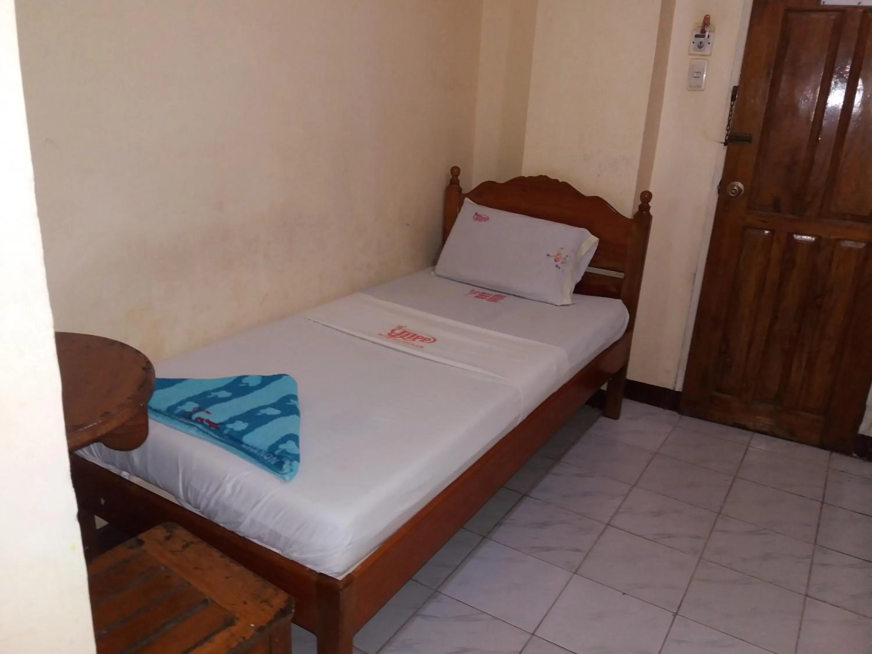 Bed in Bee Hub Pension