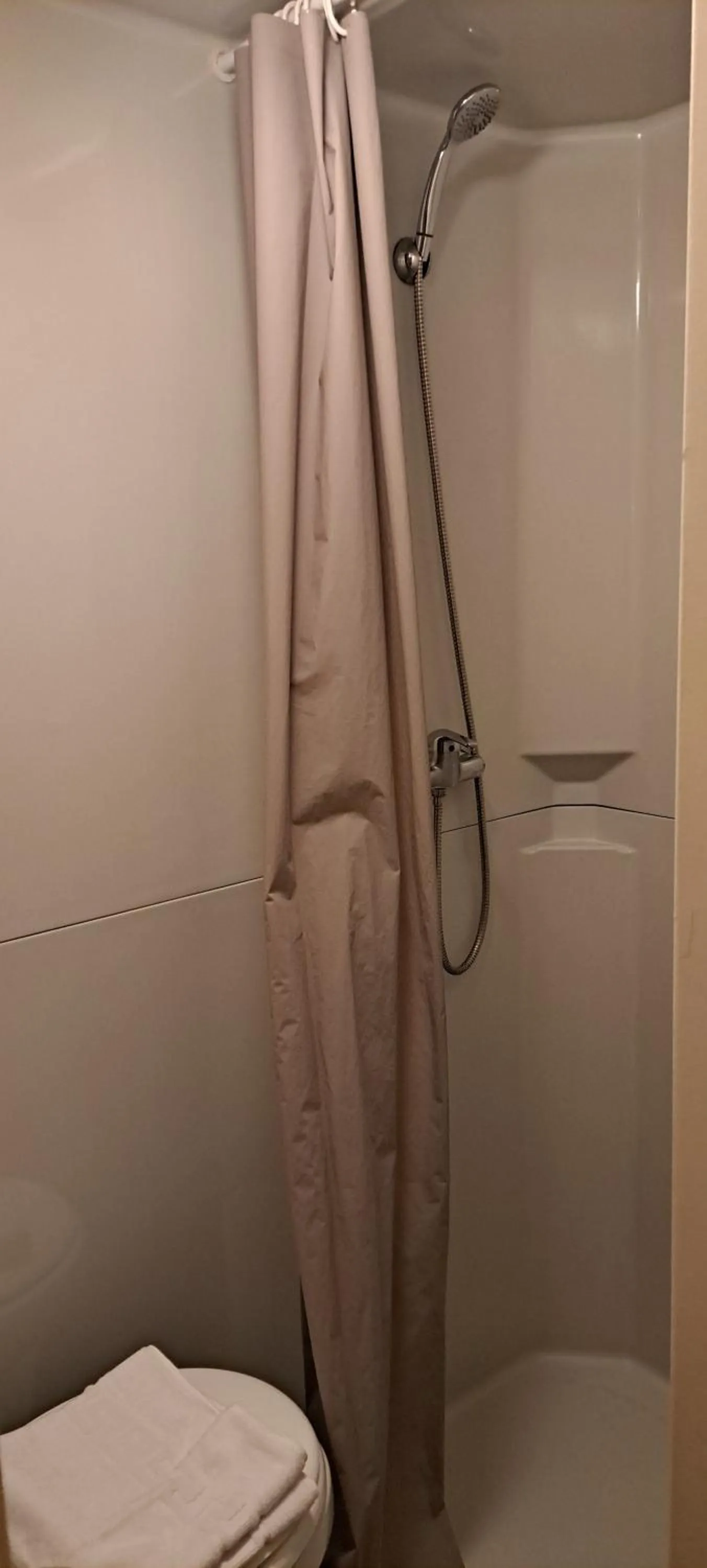 Bathroom in Hotel HECO Lyon sud Vienne