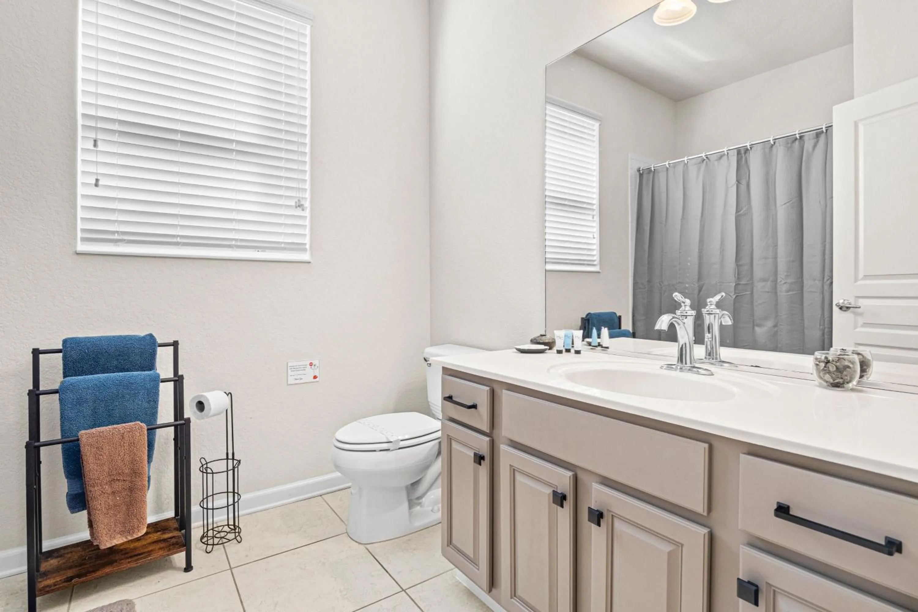 Bathroom in Flagstone Villa