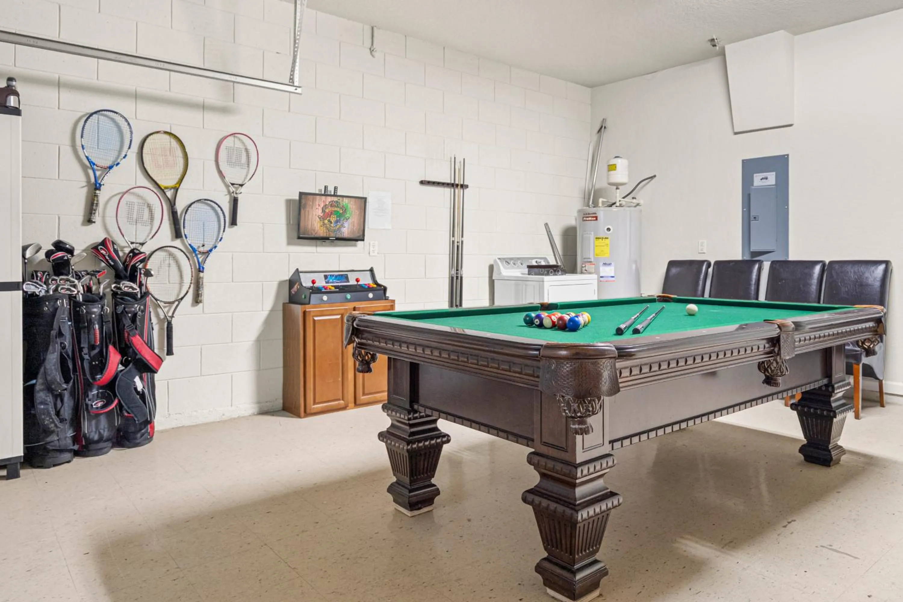 Billiard in Flagstone Villa