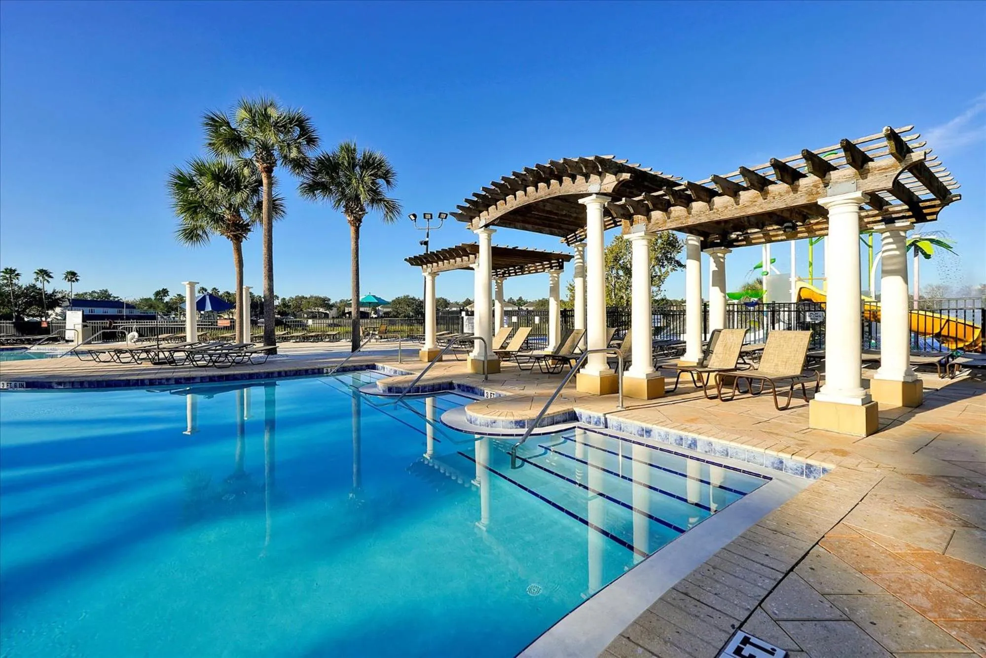 Swimming pool in Flagstone Villa
