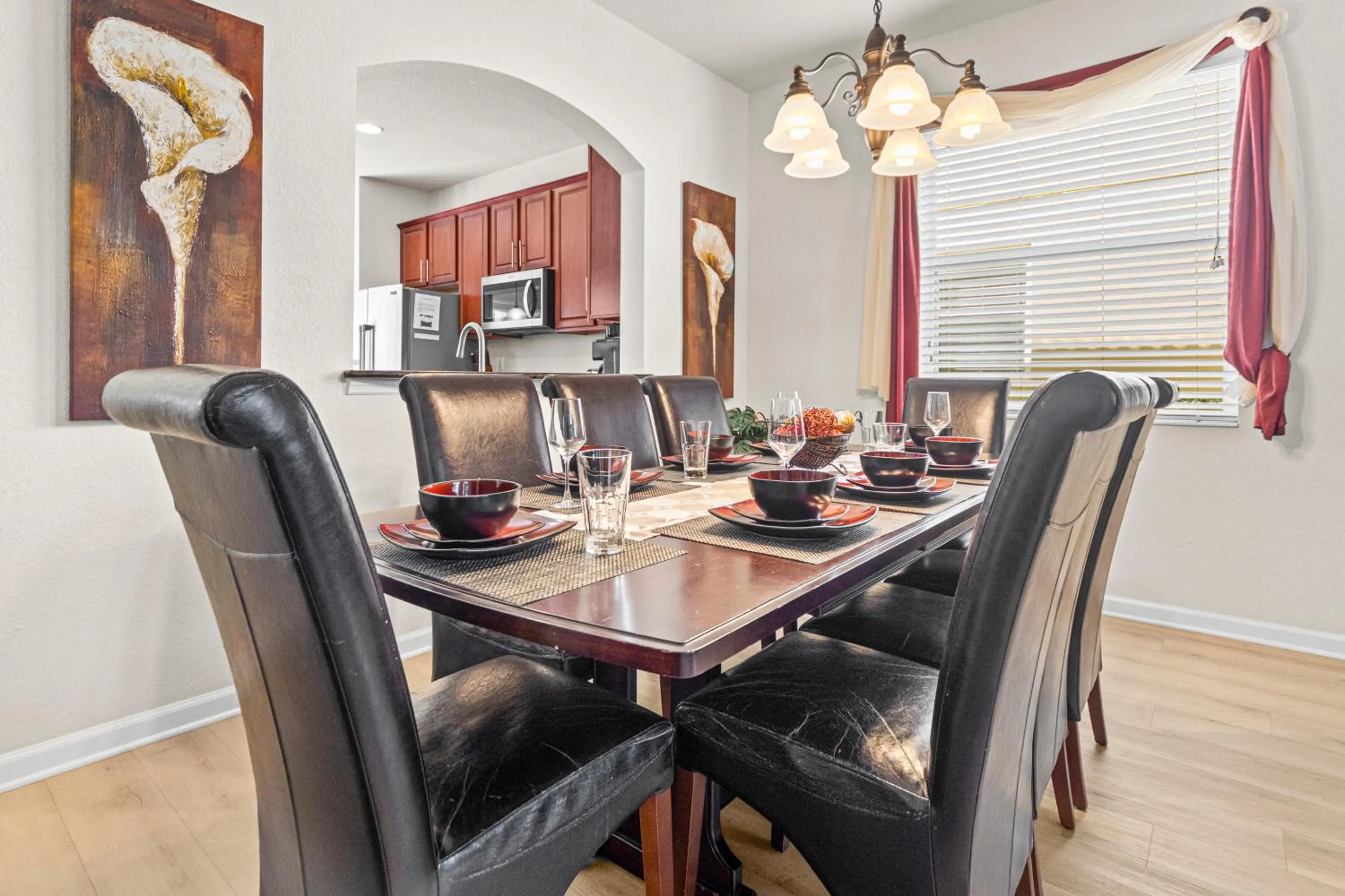 Dining area in Flagstone Villa