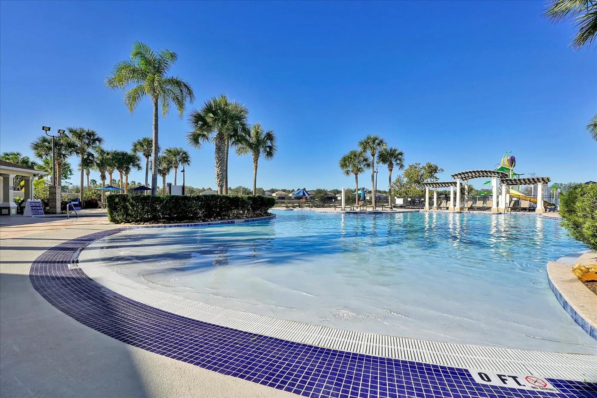 Swimming pool in Flagstone Villa