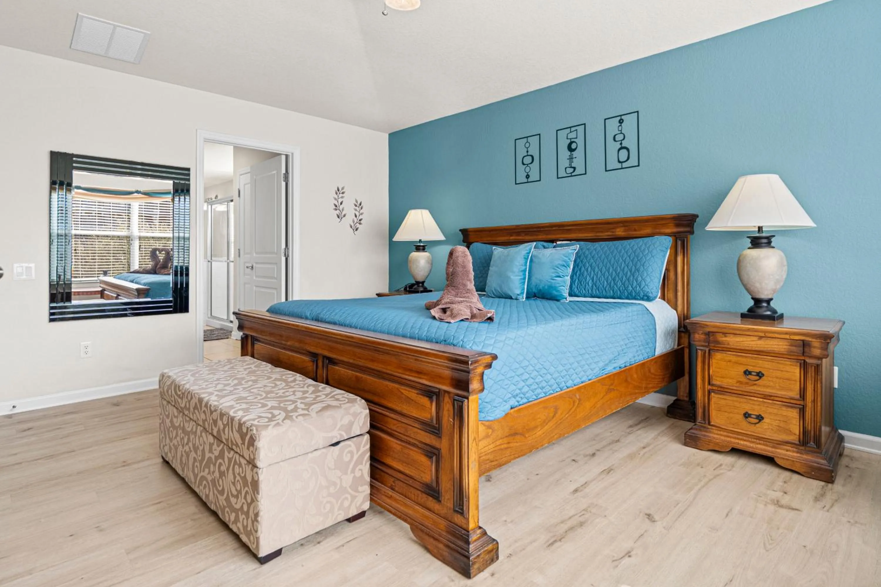Bedroom, Bed in Flagstone Villa