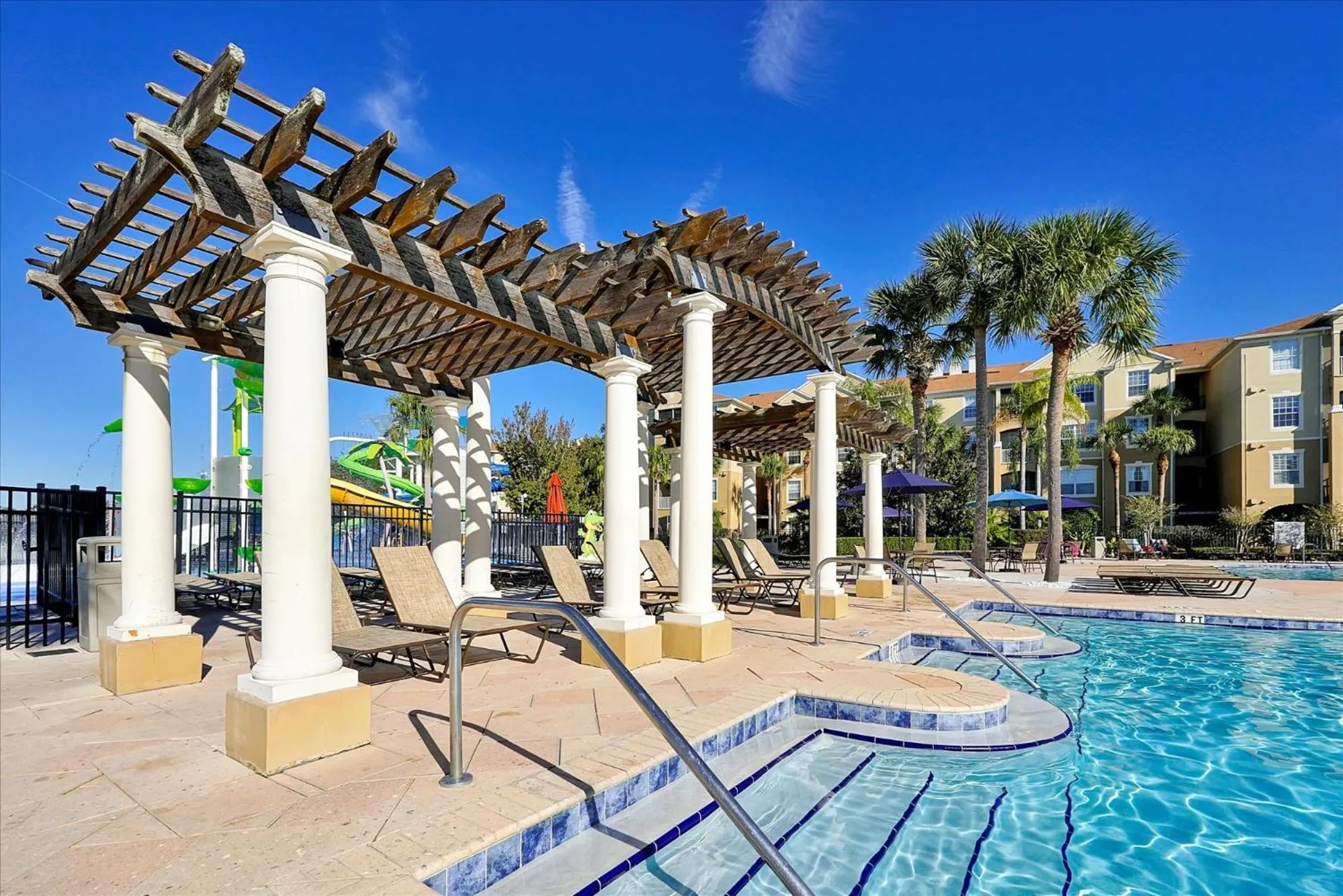 Swimming pool in Flagstone Villa