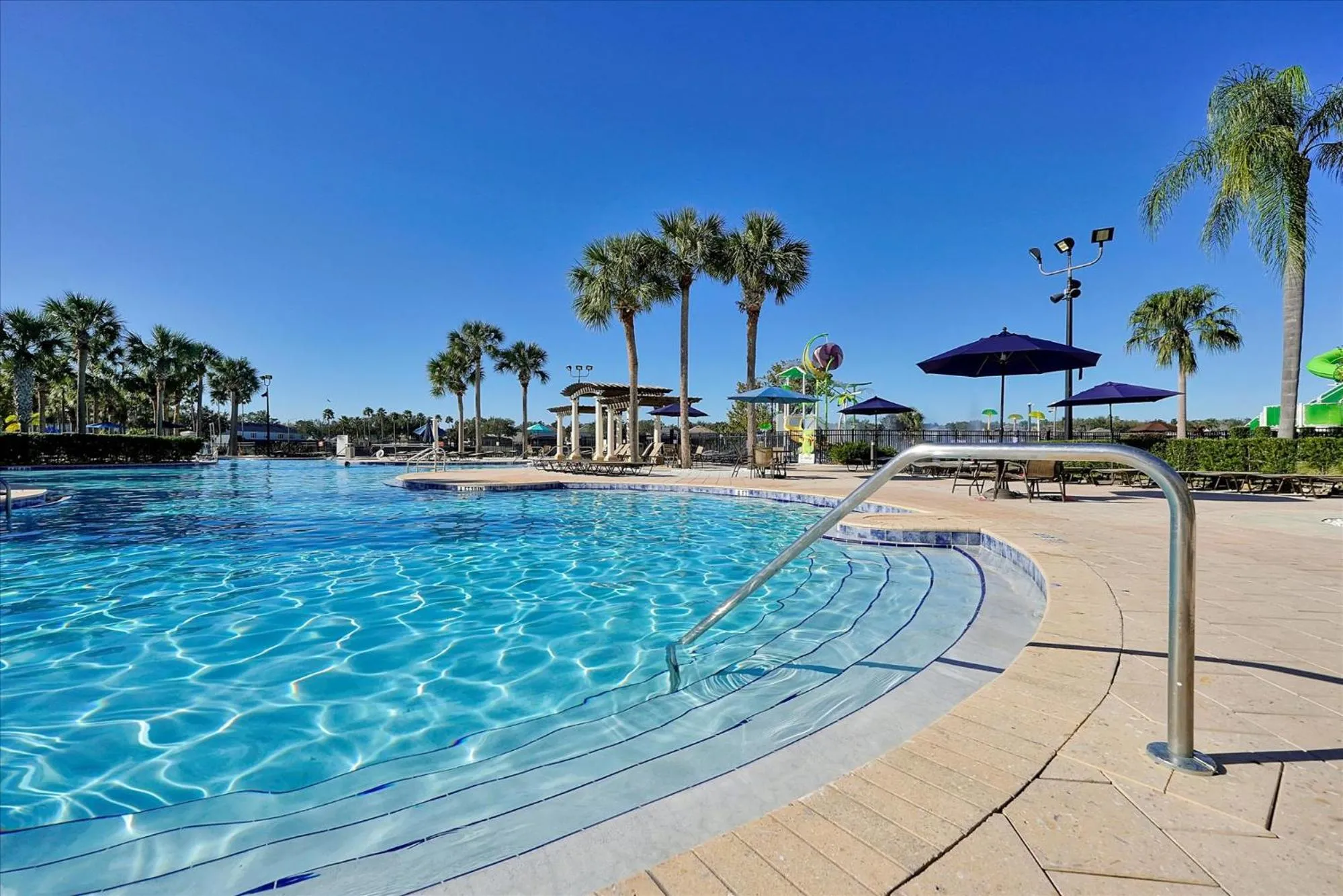 Swimming pool in Flagstone Villa