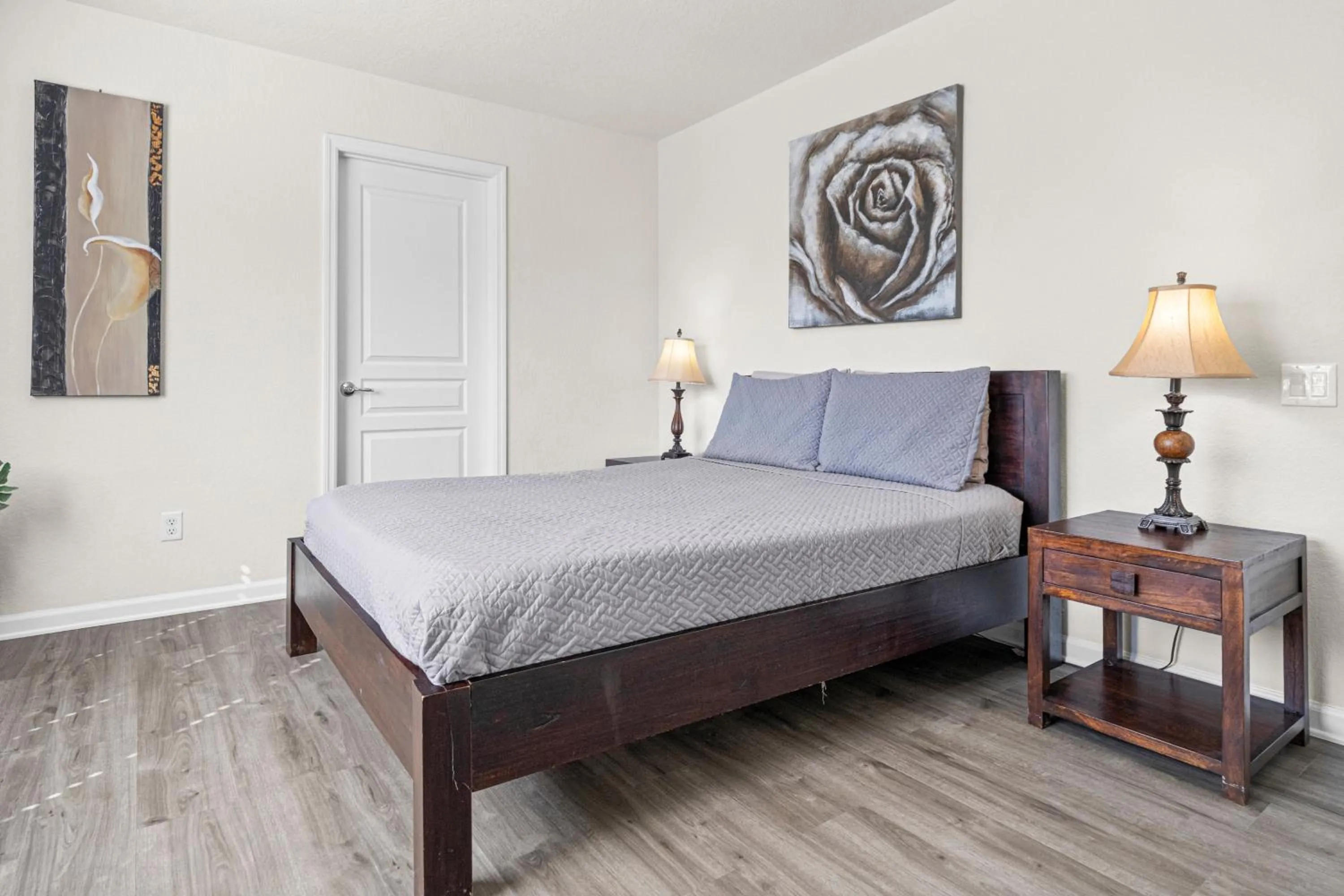 Bedroom, Bed in Flagstone Villa