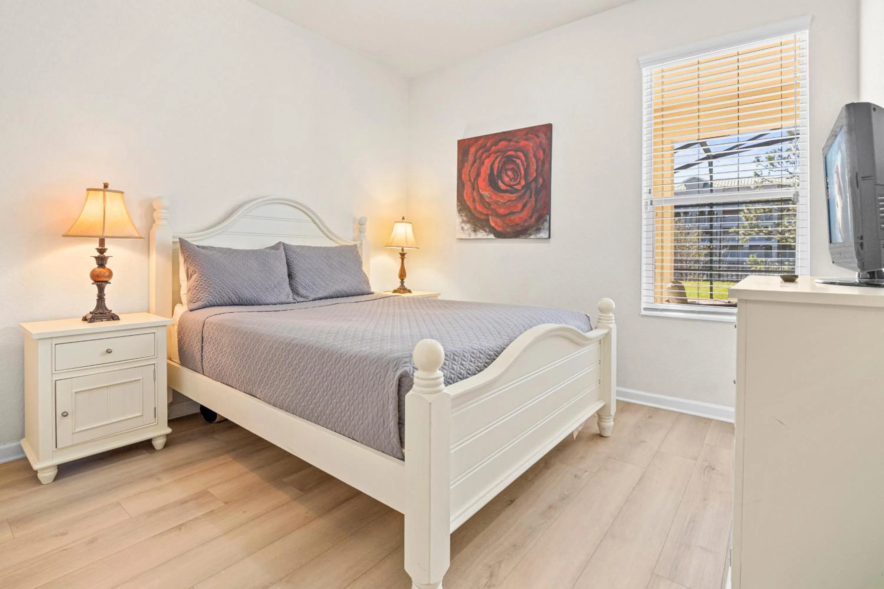 Bedroom, Bed in Flagstone Villa