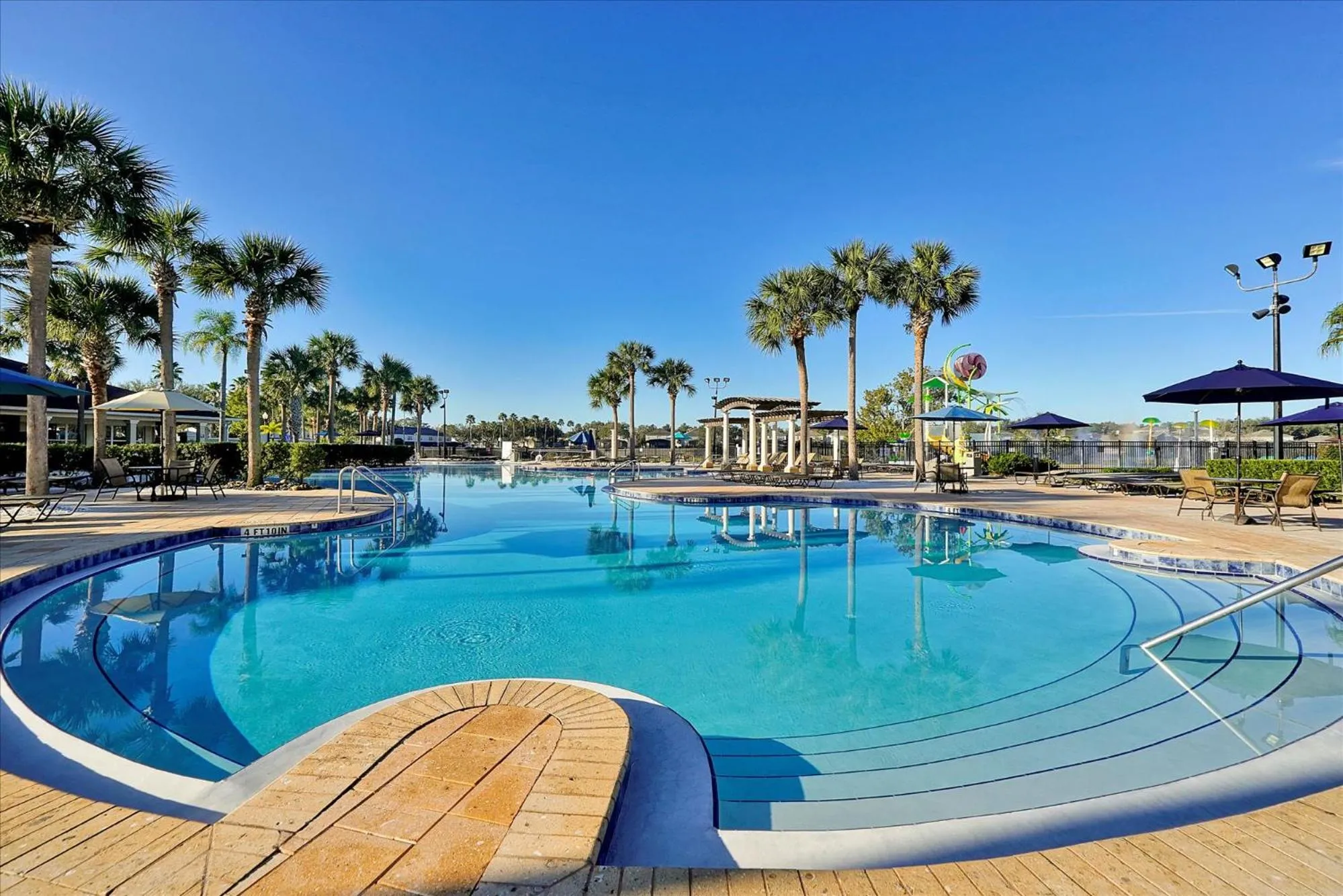 Swimming pool in Flagstone Villa