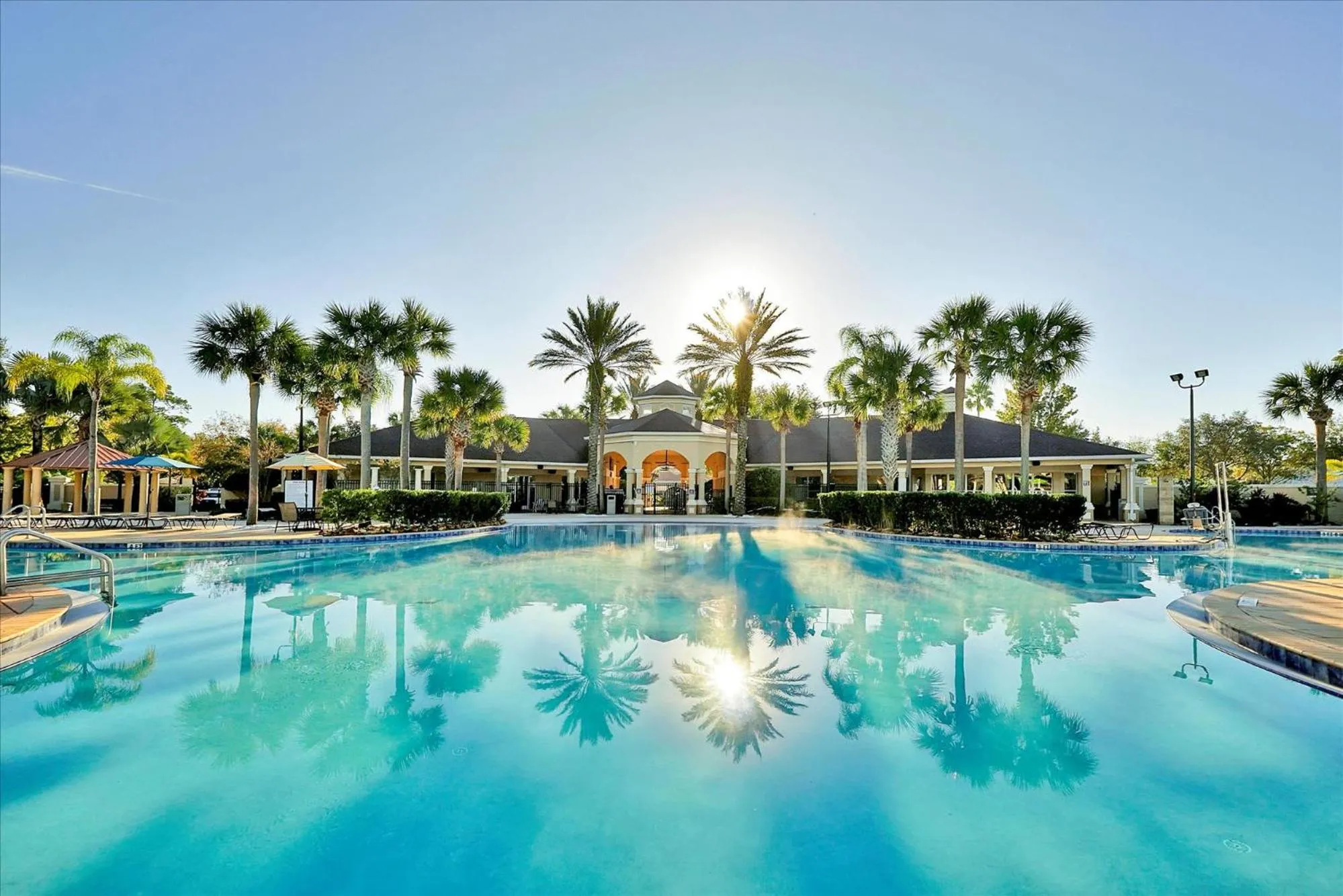 Swimming pool in Flagstone Villa