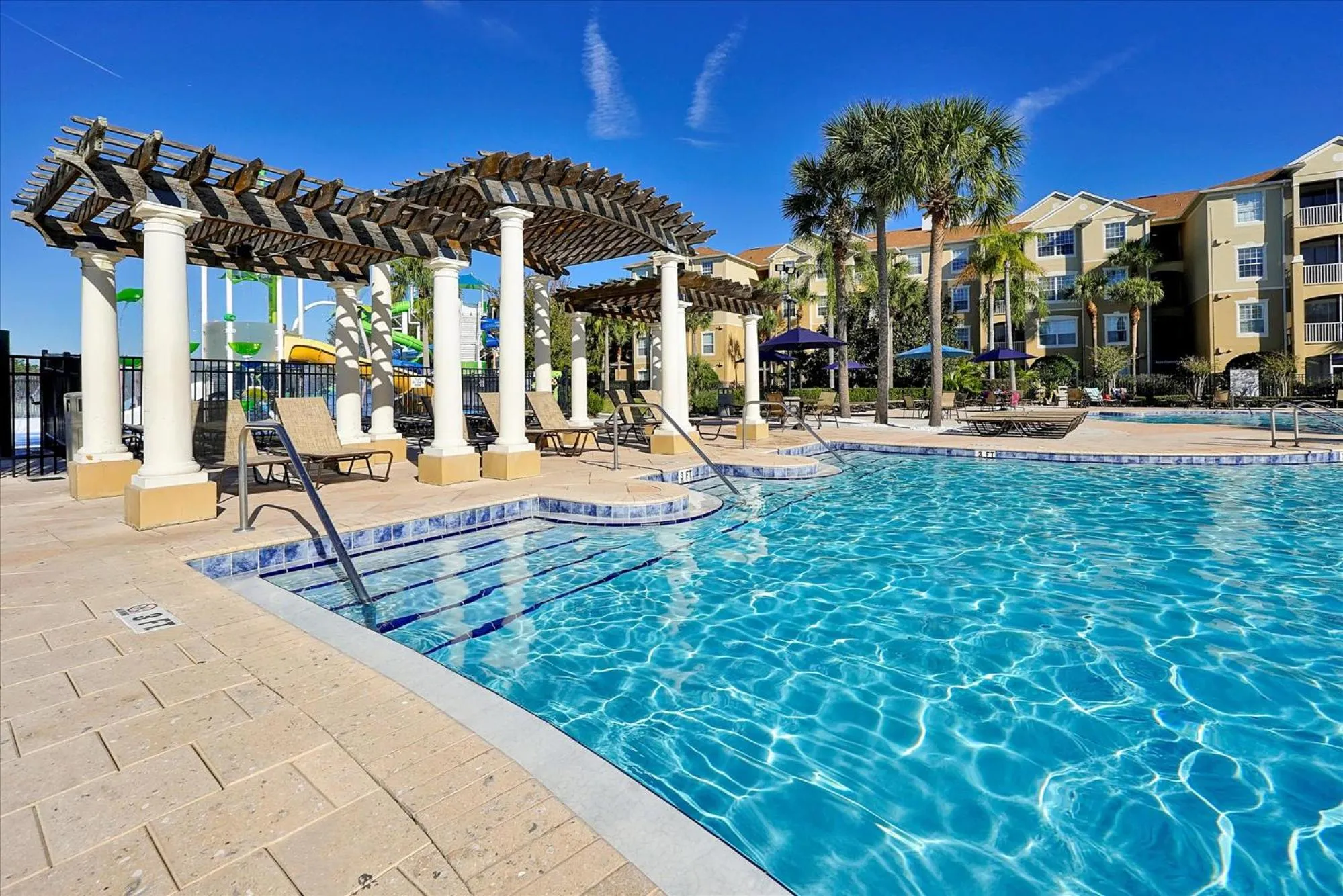 Swimming pool in Flagstone Villa