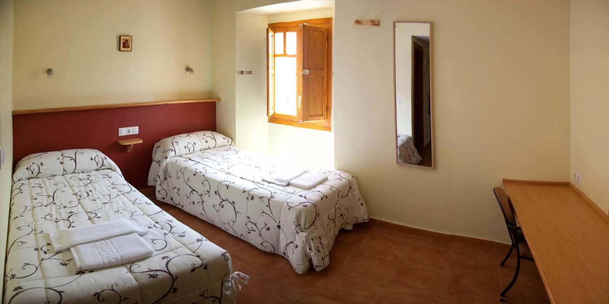 Staff, Bed in Nuestra Señora del Carmen