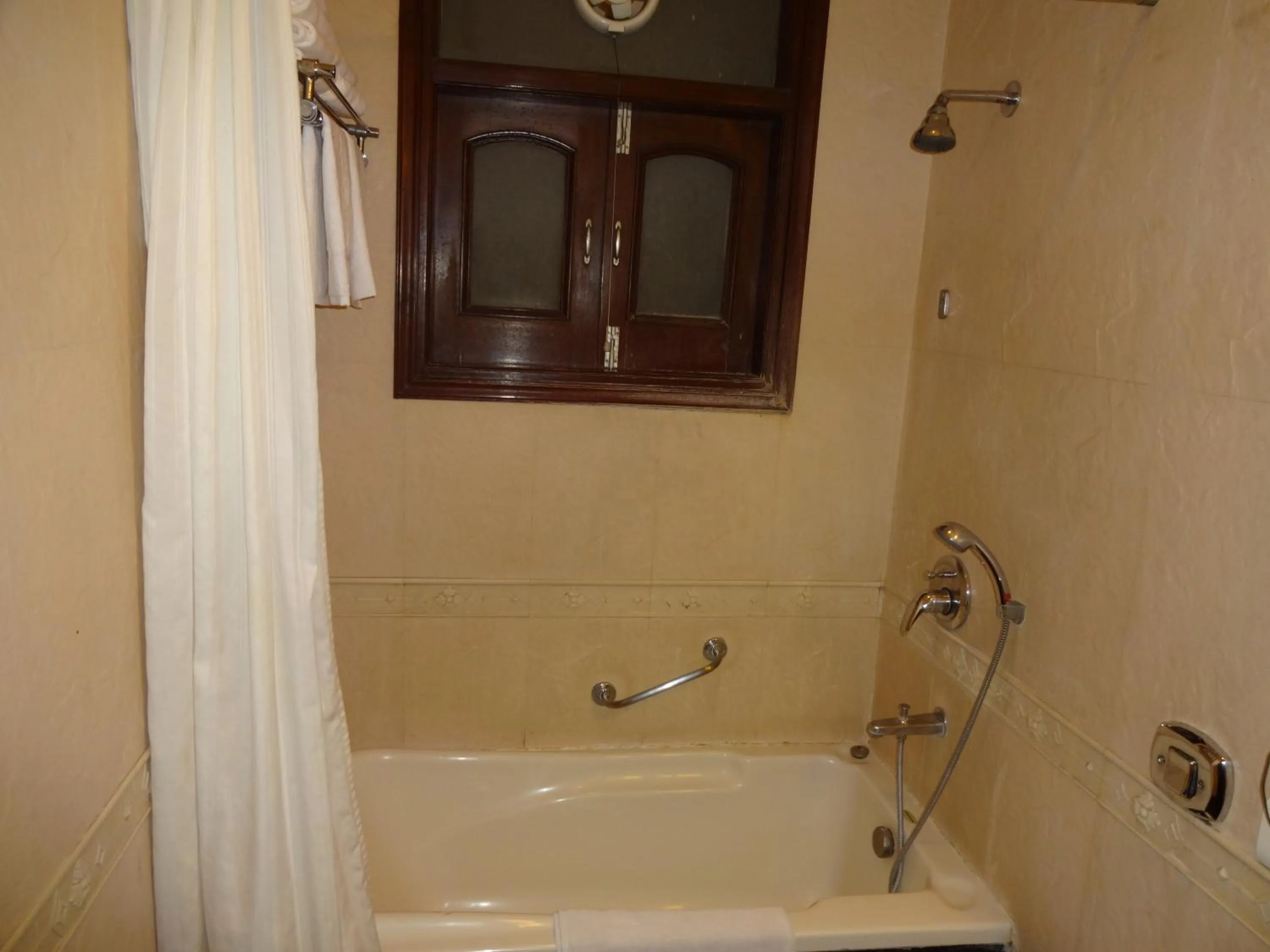 Bathroom in Florence Inn