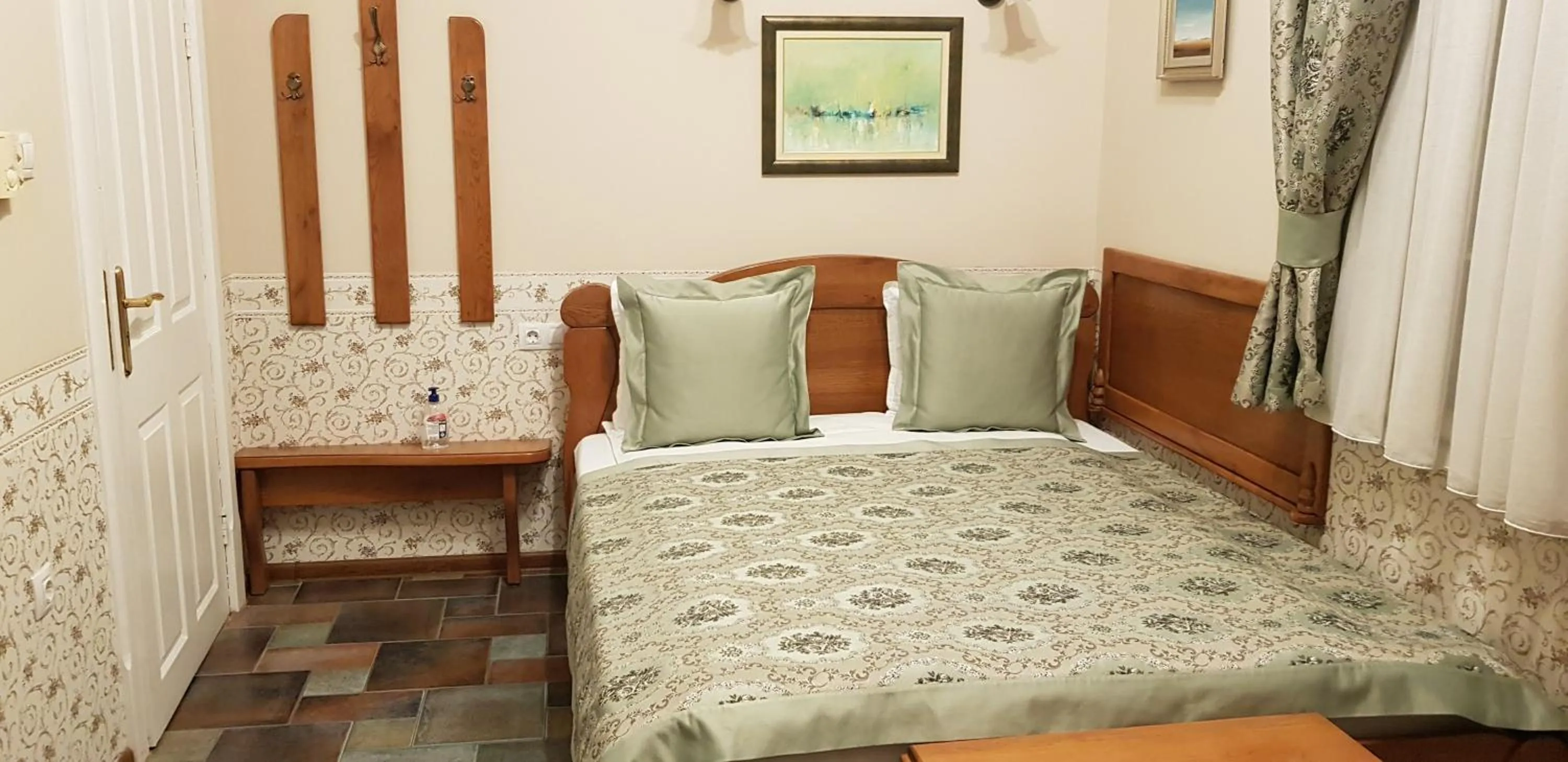 Bedroom, Bed in Hotel Odeon