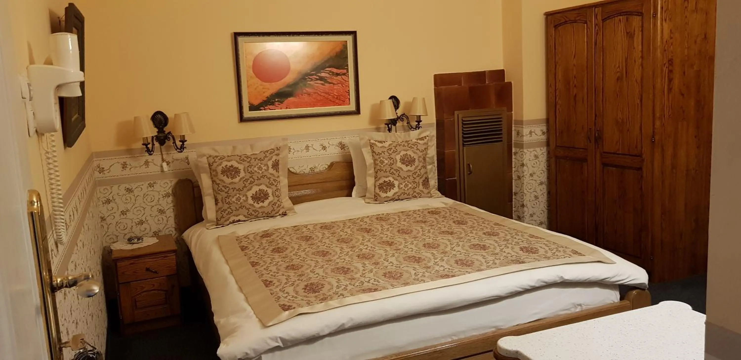 Photo of the whole room, Bed in Hotel Odeon