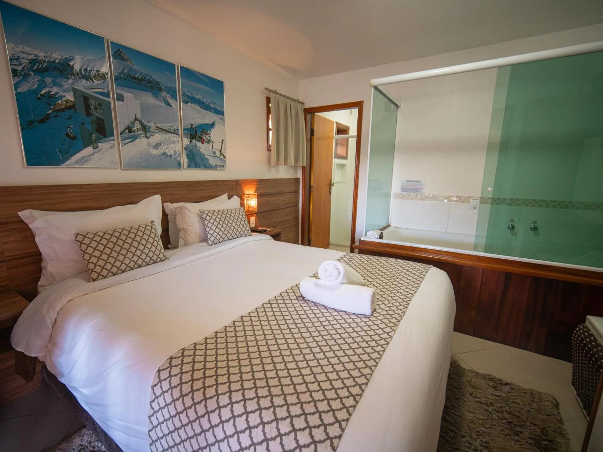 Hot Tub, Bed in Pousada Suiça Mineira Centro