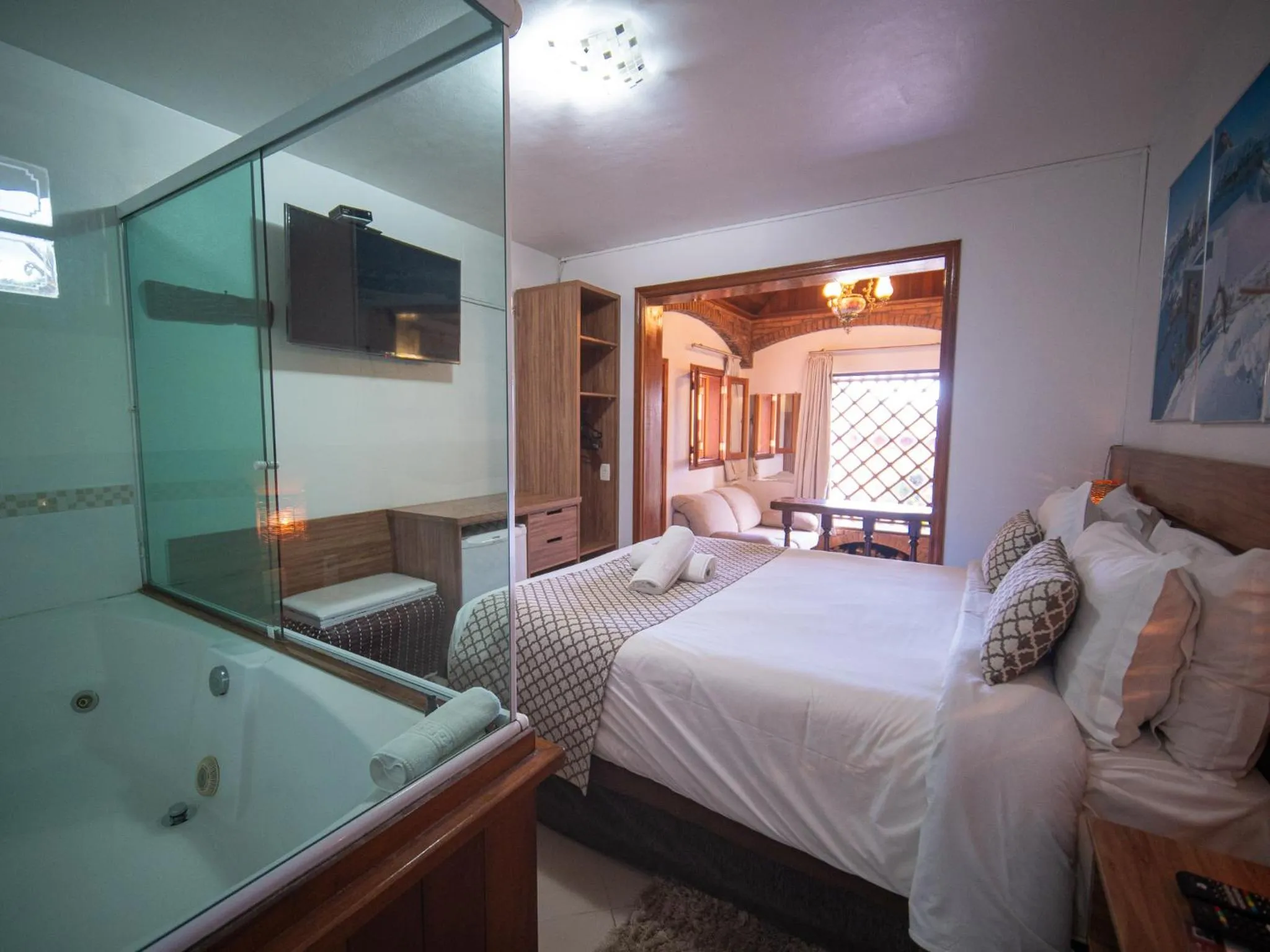 Hot Tub, Bed in Pousada Suiça Mineira Centro