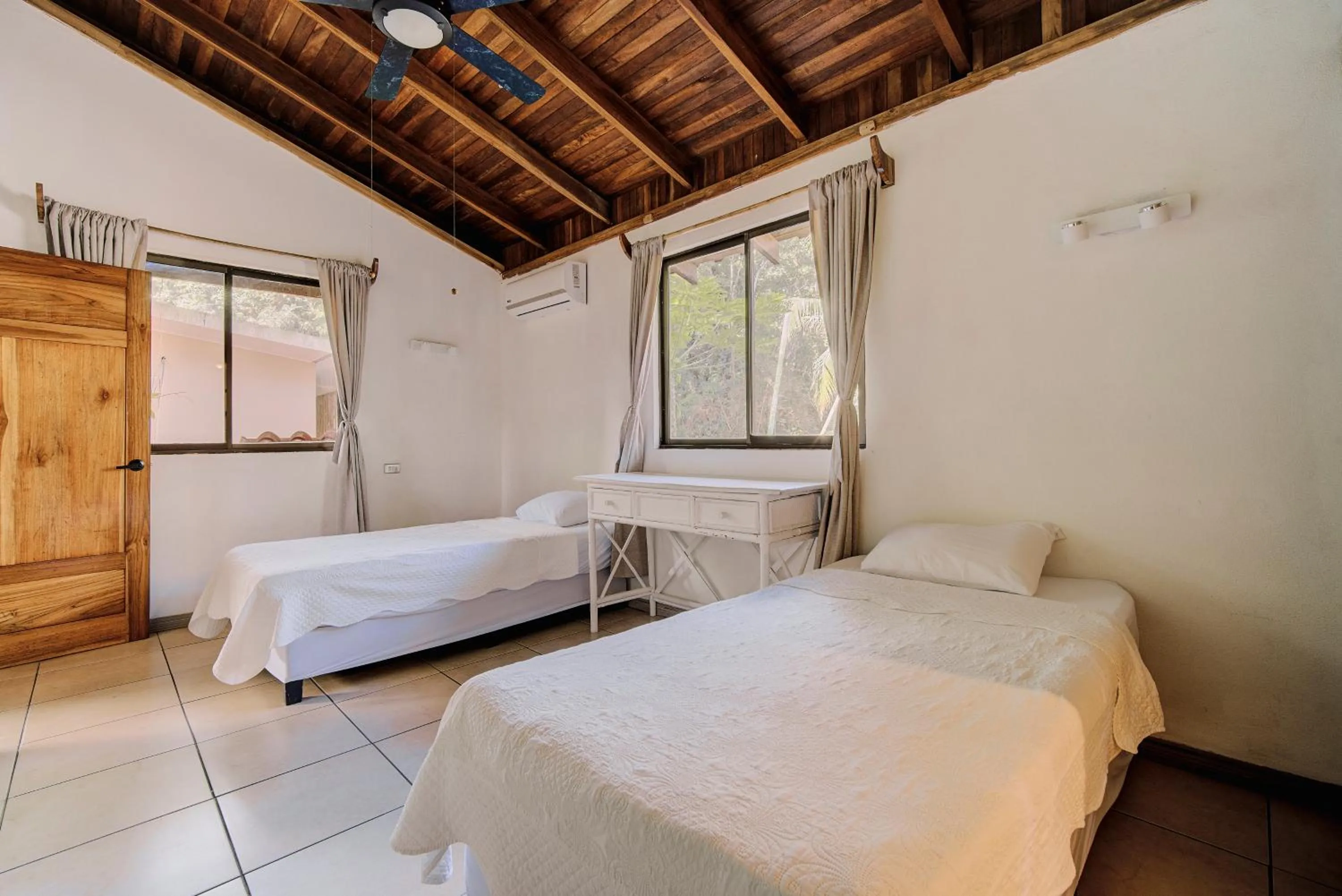 Bed in Cariblue Beach and Jungle Resort