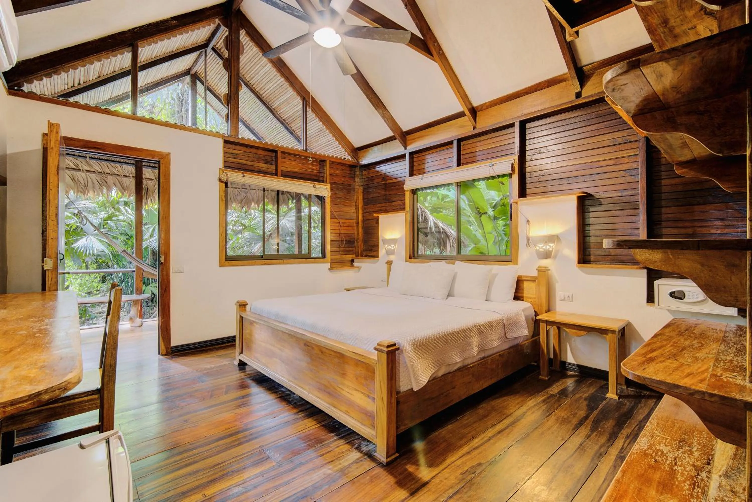 Bed in Cariblue Beach and Jungle Resort