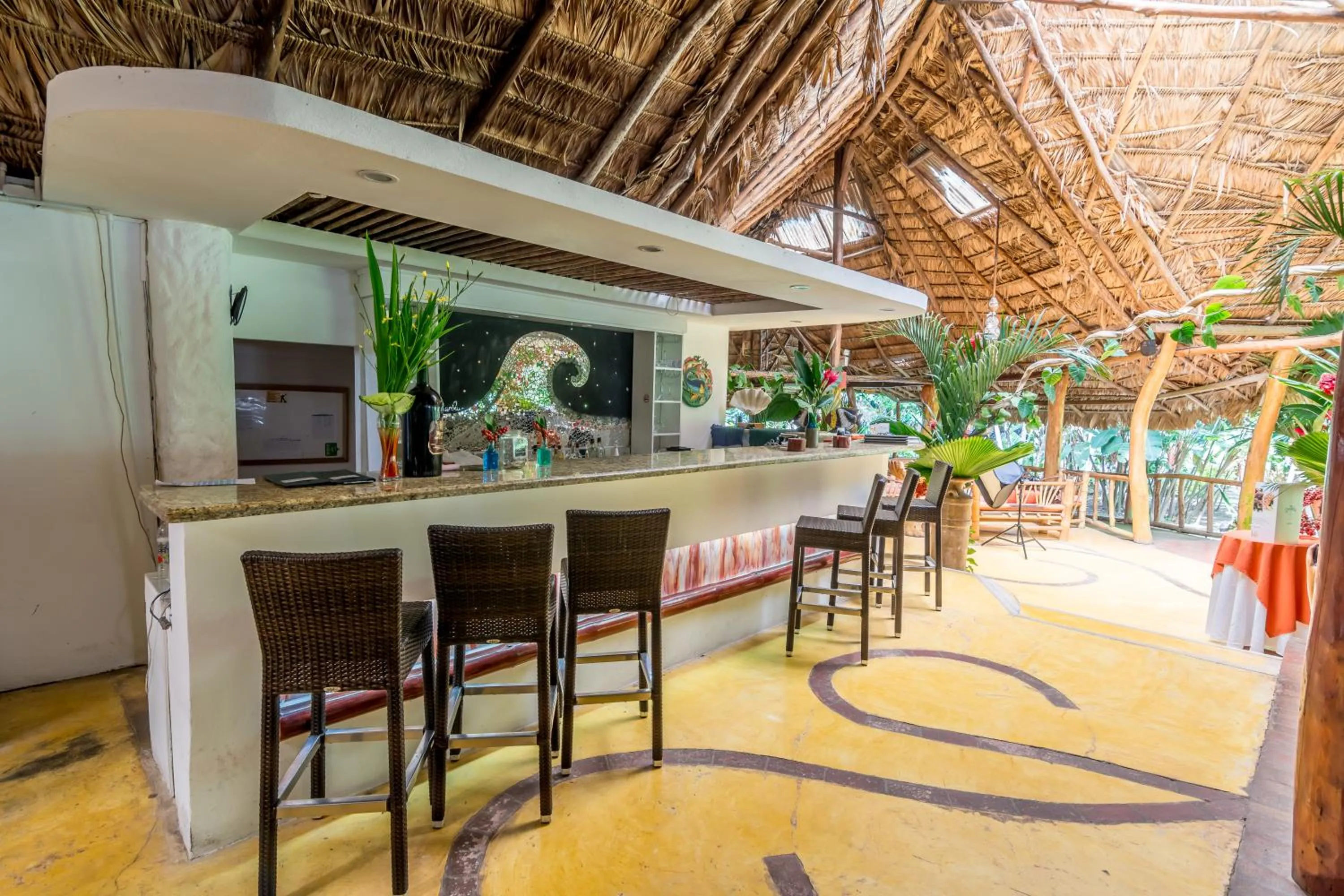 Lounge or bar in Cariblue Beach and Jungle Resort