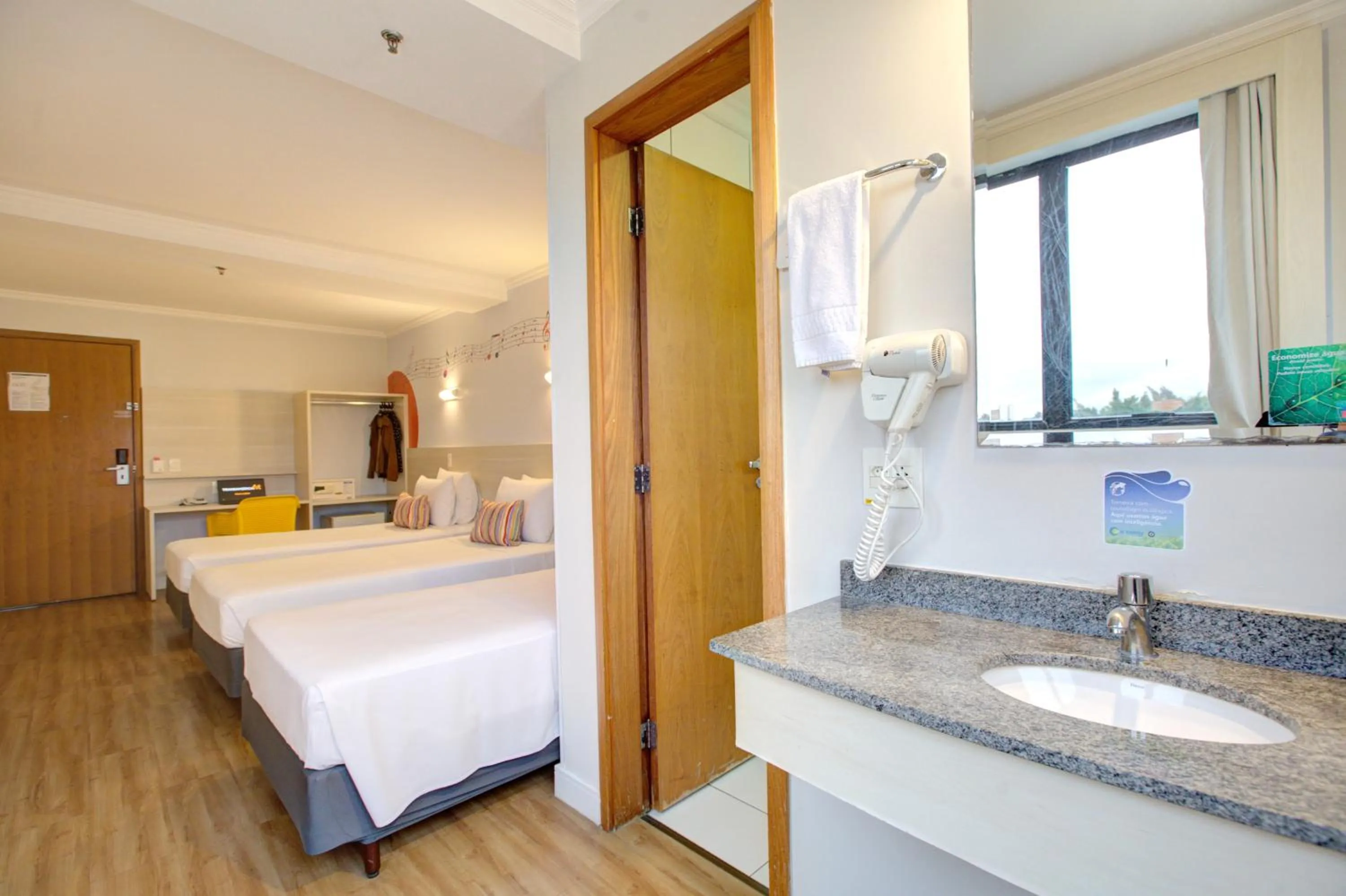 Bedroom, Bed in Transamerica Fit Villa Lobos