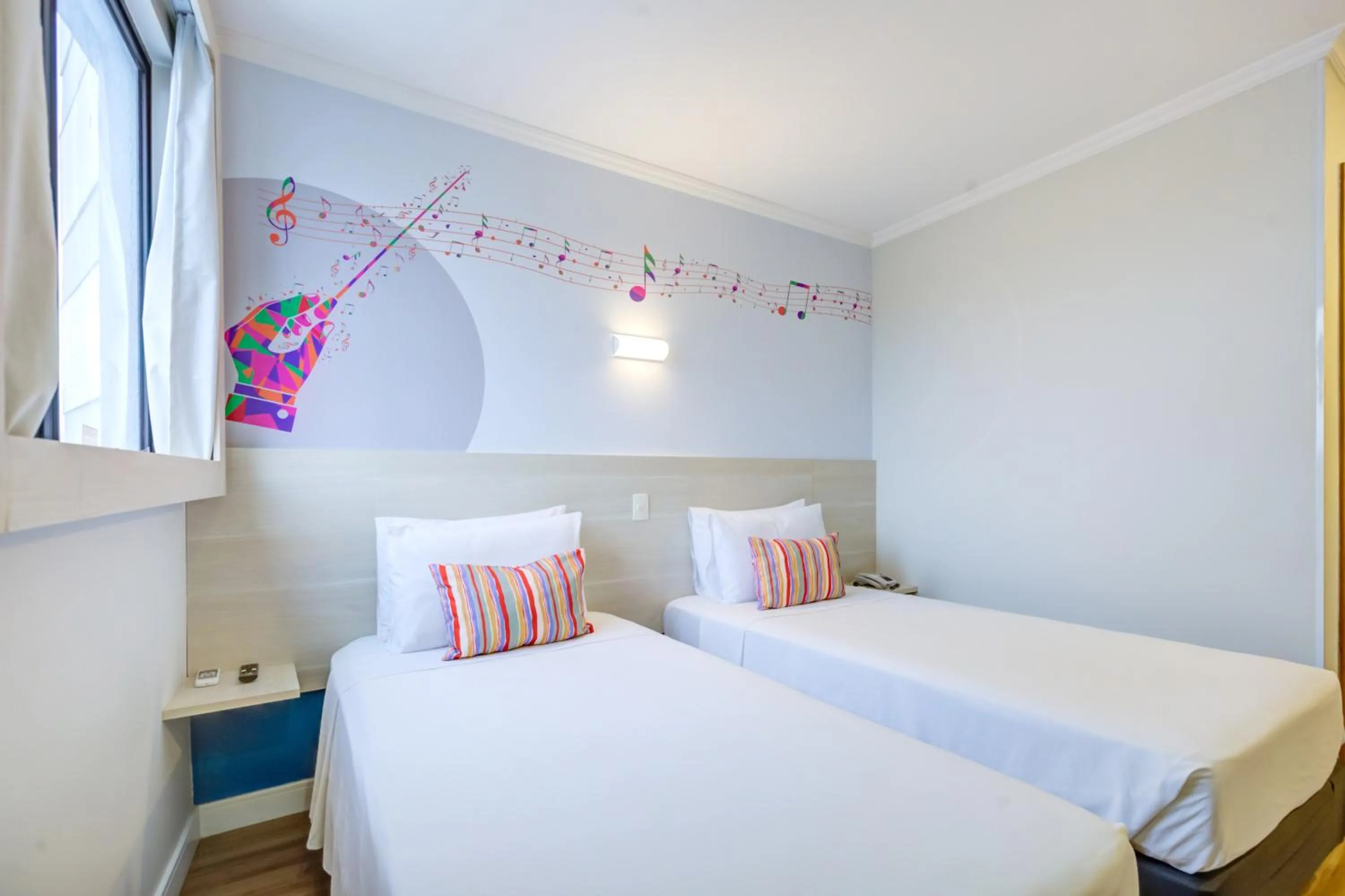 Bedroom, Bed in Transamerica Fit Villa Lobos