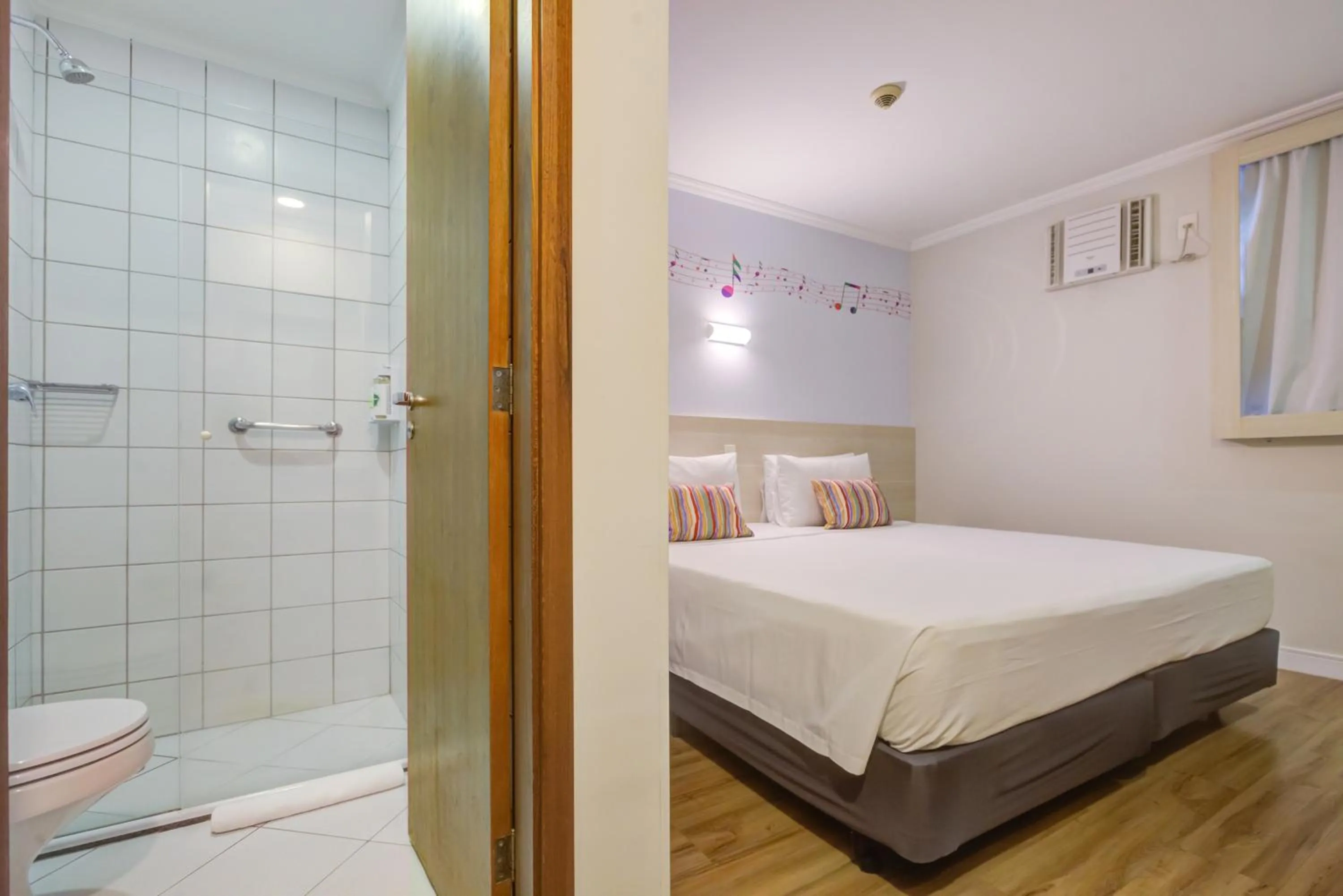 Bedroom, Bed in Transamerica Fit Villa Lobos