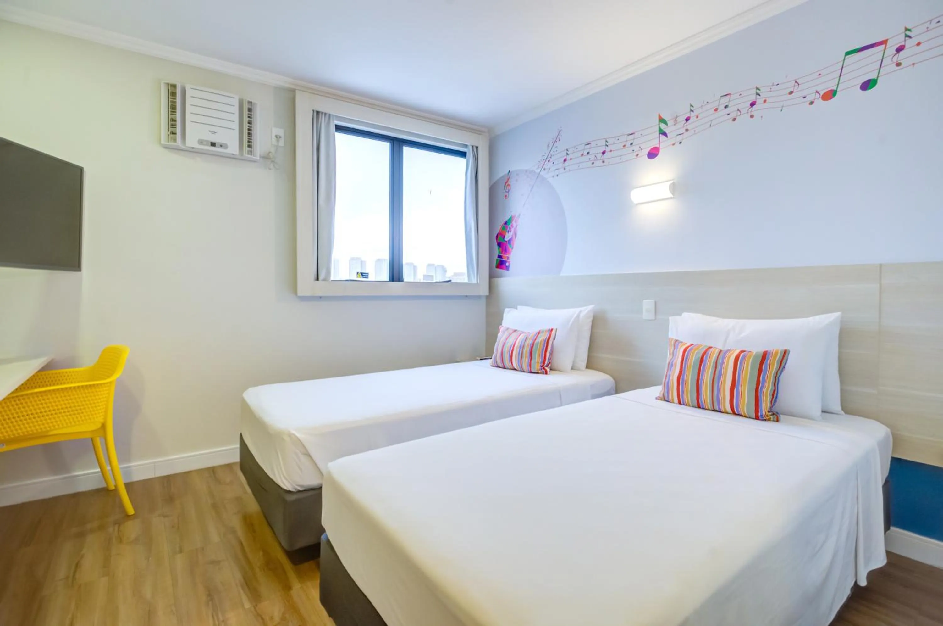 Bedroom, Bed in Transamerica Fit Villa Lobos