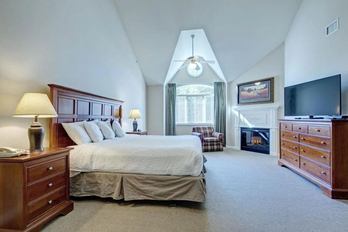Bedroom, Bed in Pocono Mountain Villas by Exploria Resorts