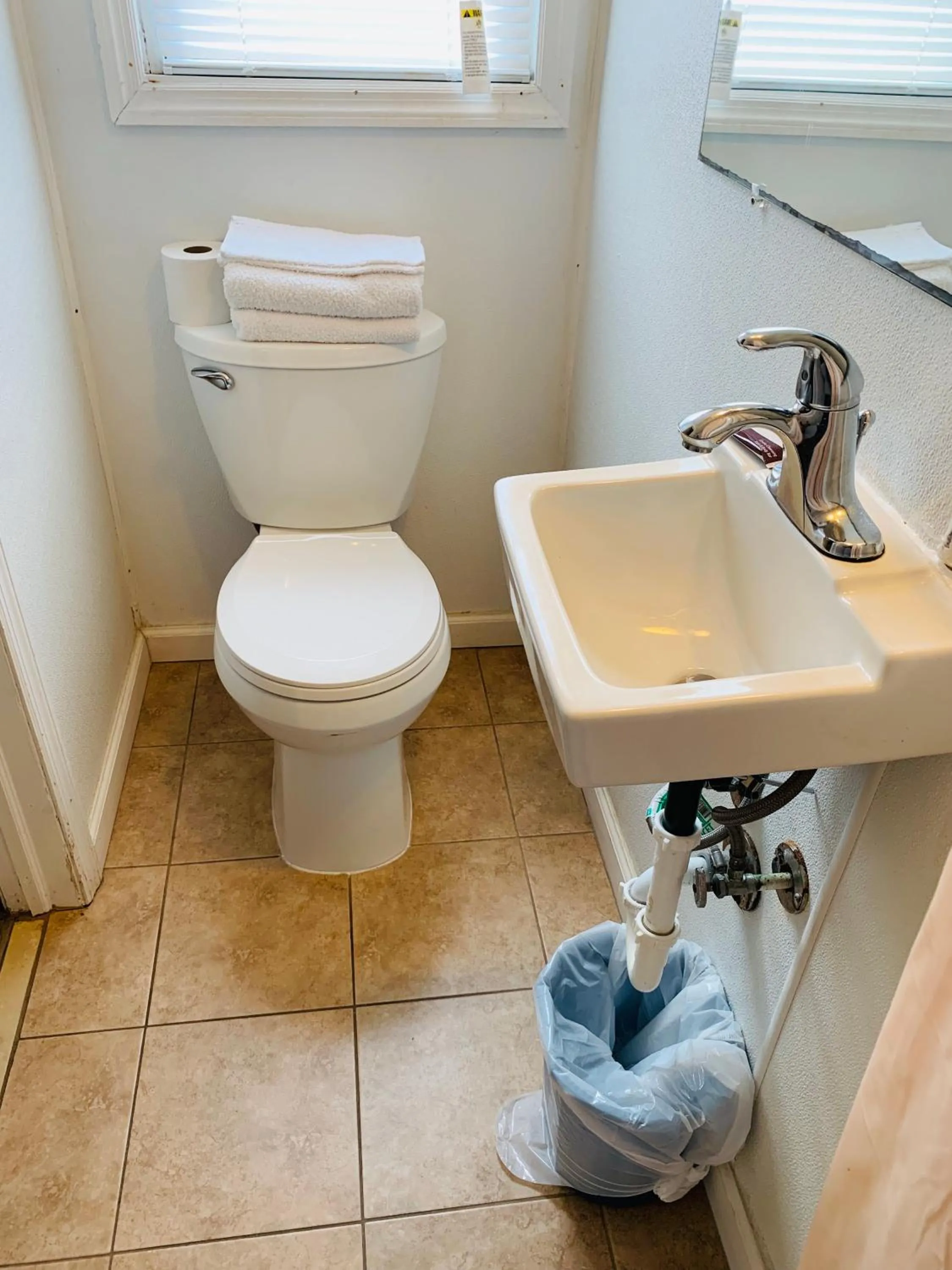 Toilet in Franklin Terrace Motel