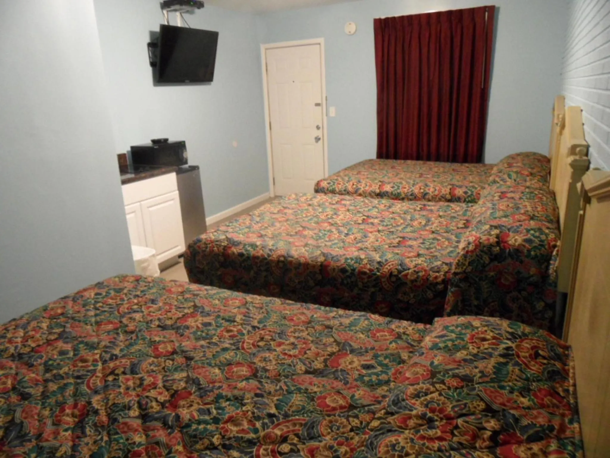 TV and multimedia, Bed in Franklin Terrace Motel