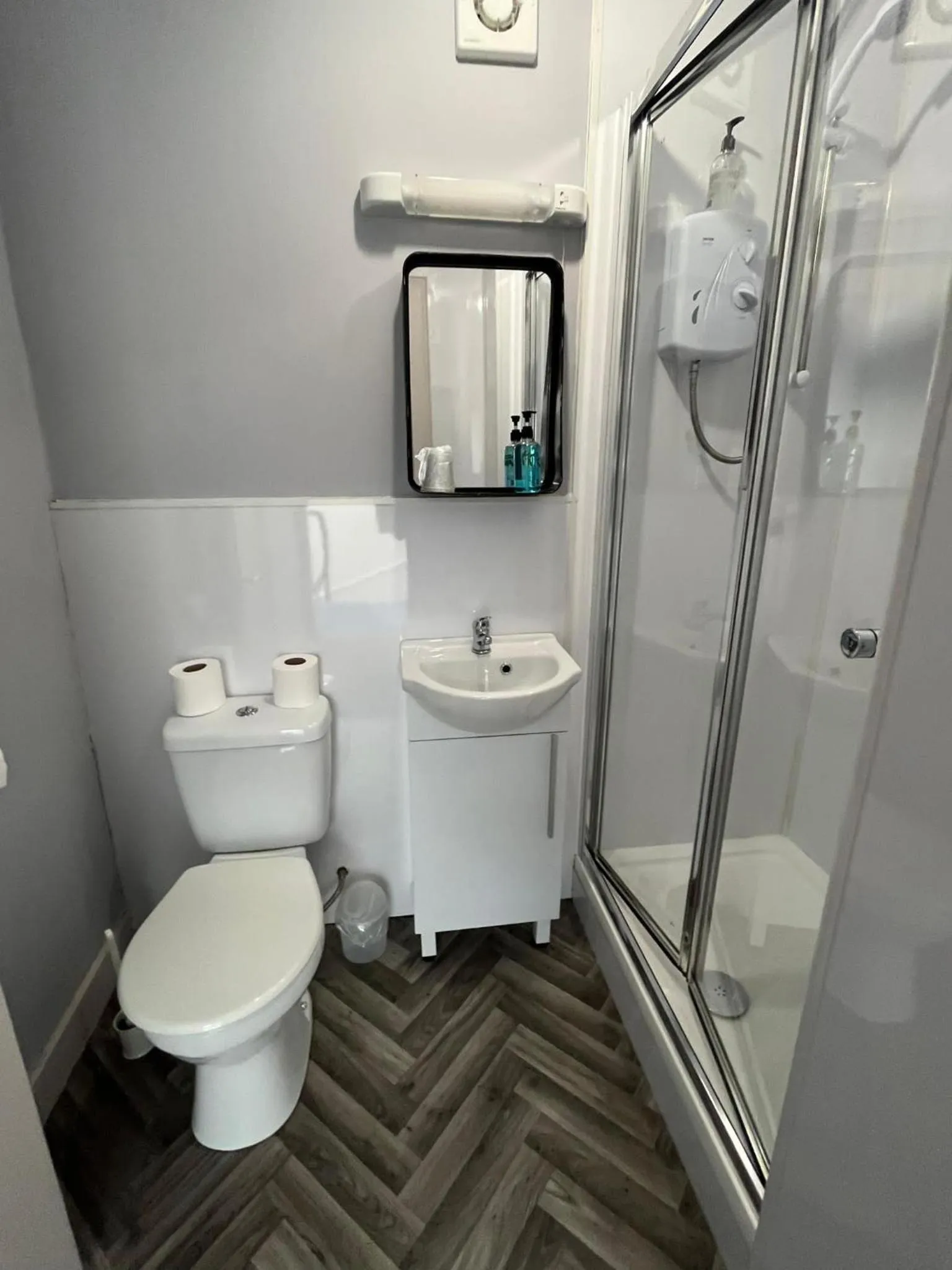 Shower in The Kelvin Hotel