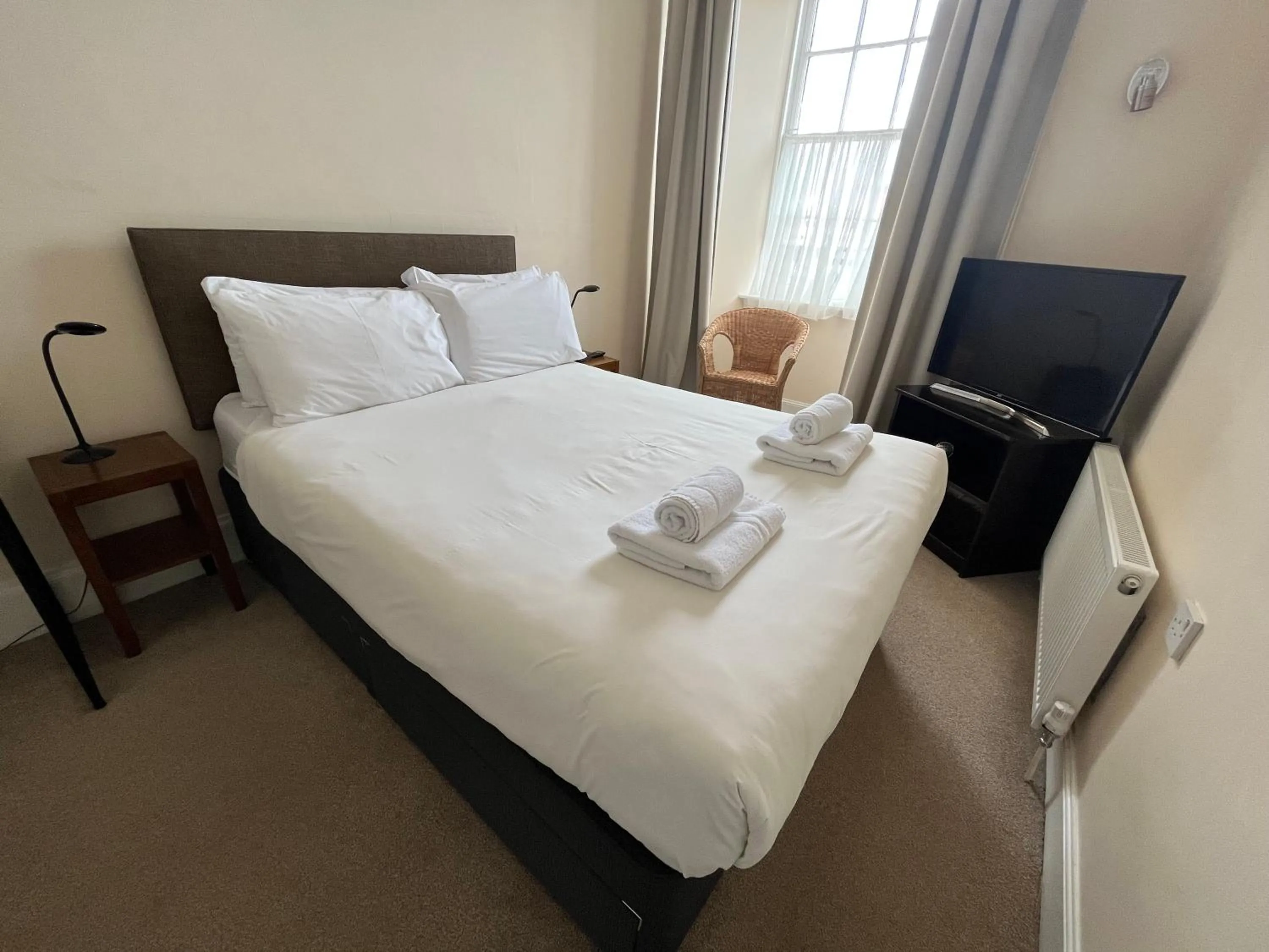 Bed in The Kelvin Hotel