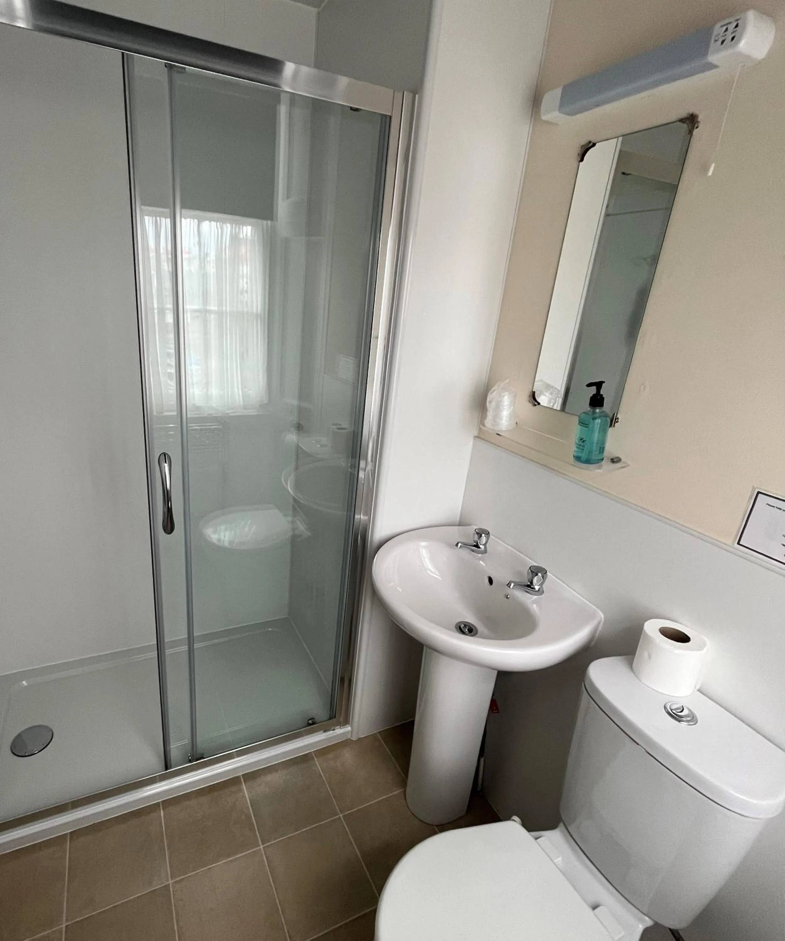 Bathroom in The Kelvin Hotel