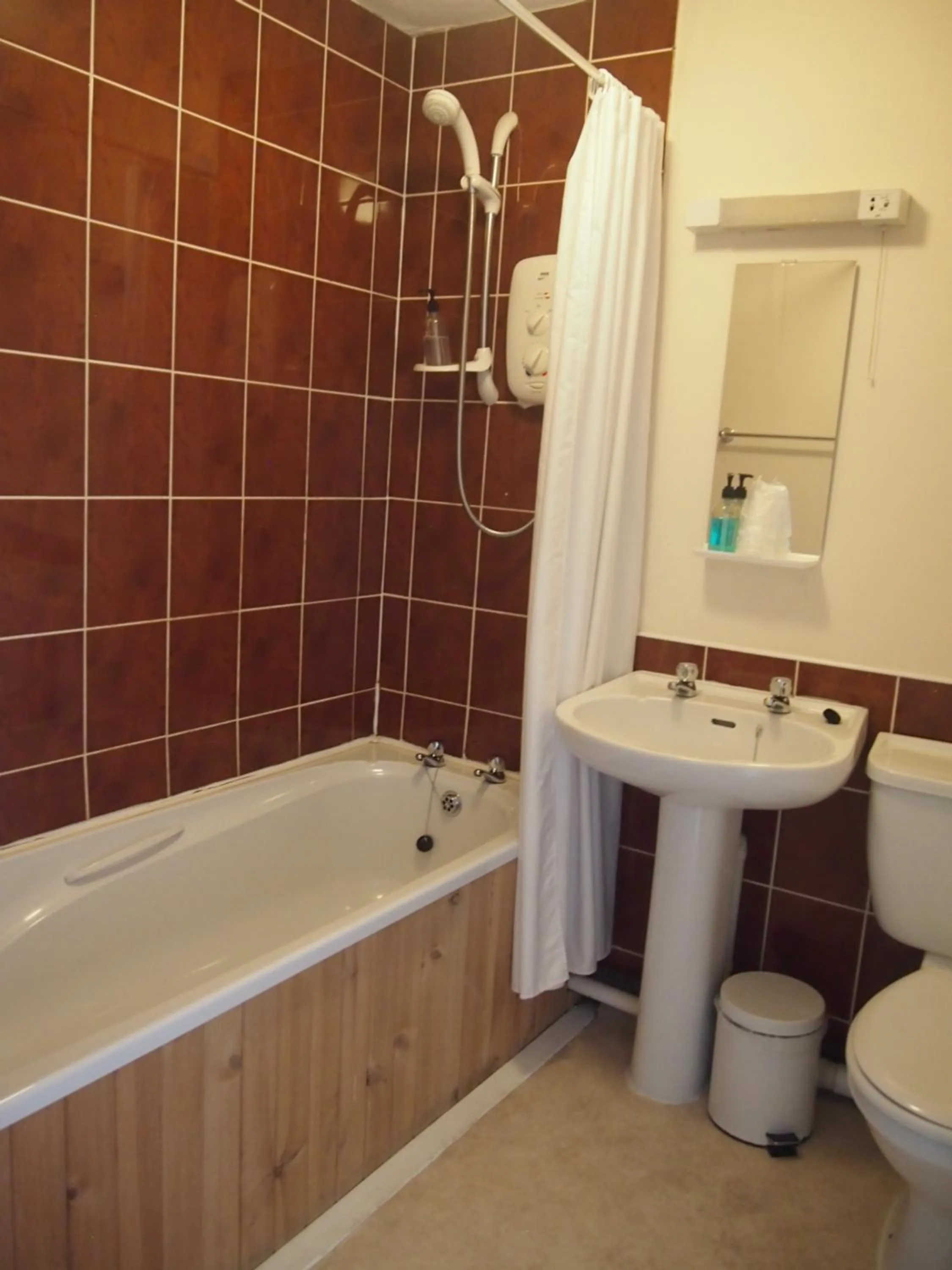 Bathroom in The Kelvin Hotel