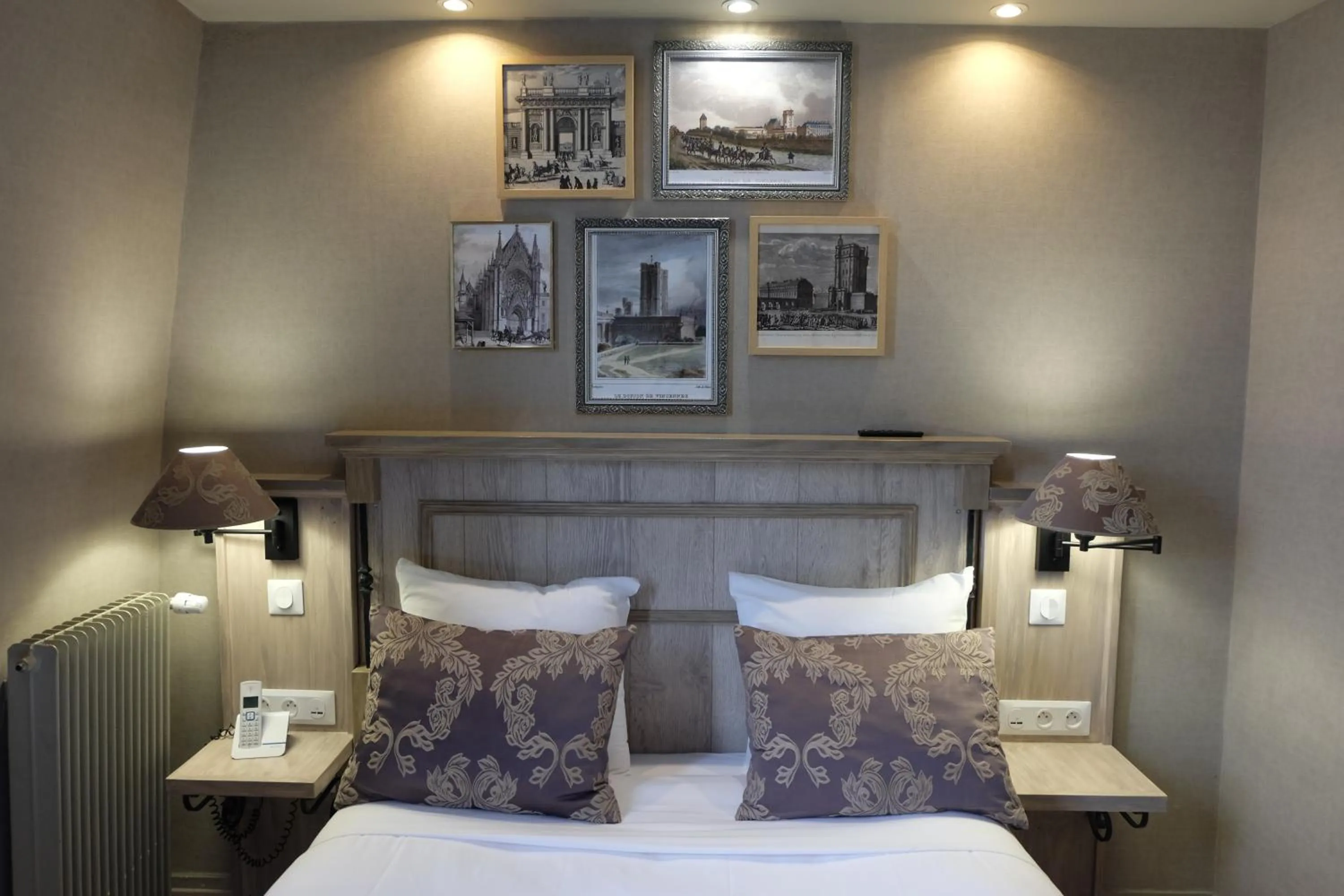 Bed in Hôtel du Château