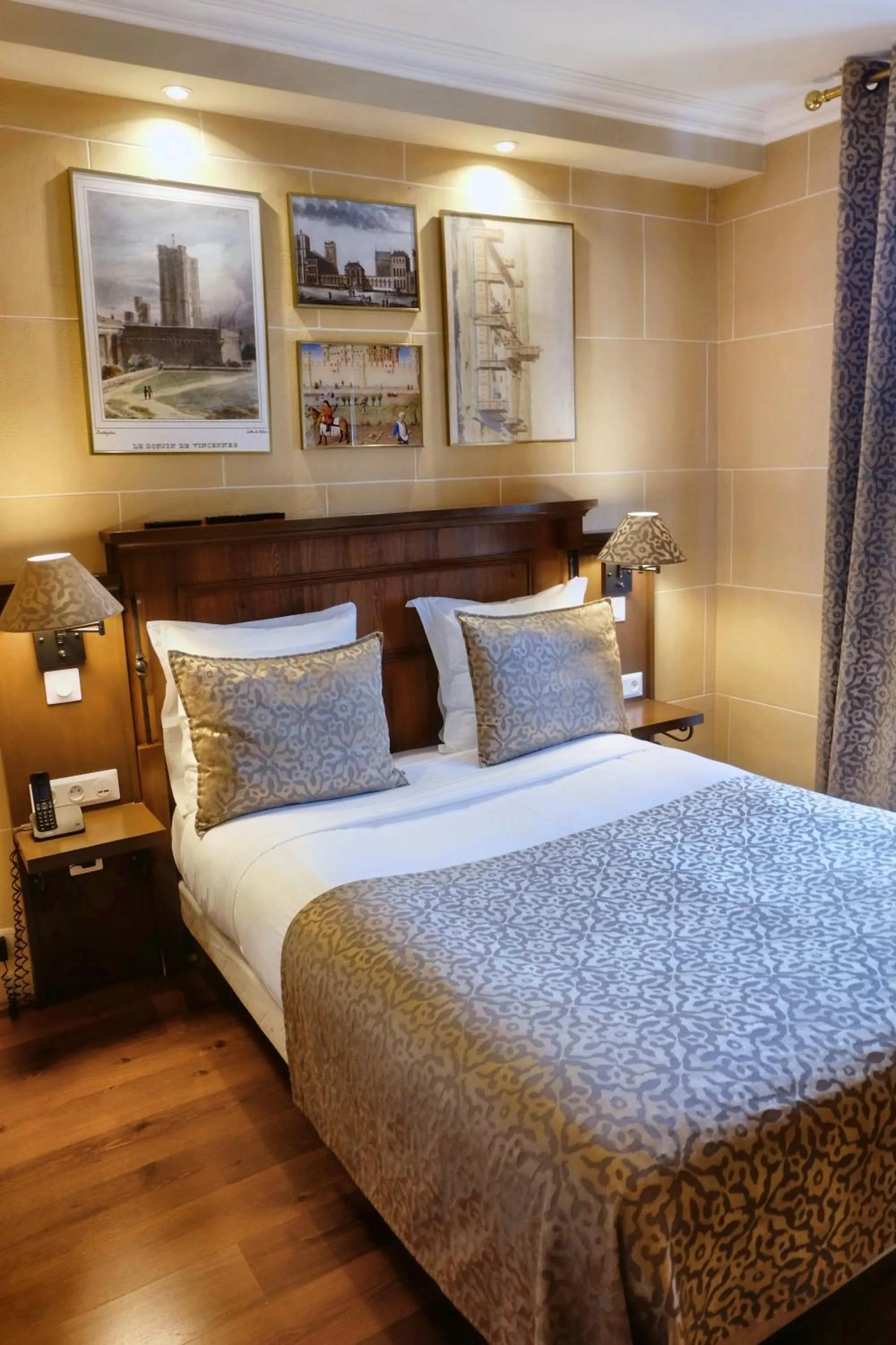 Bed in Hôtel du Château