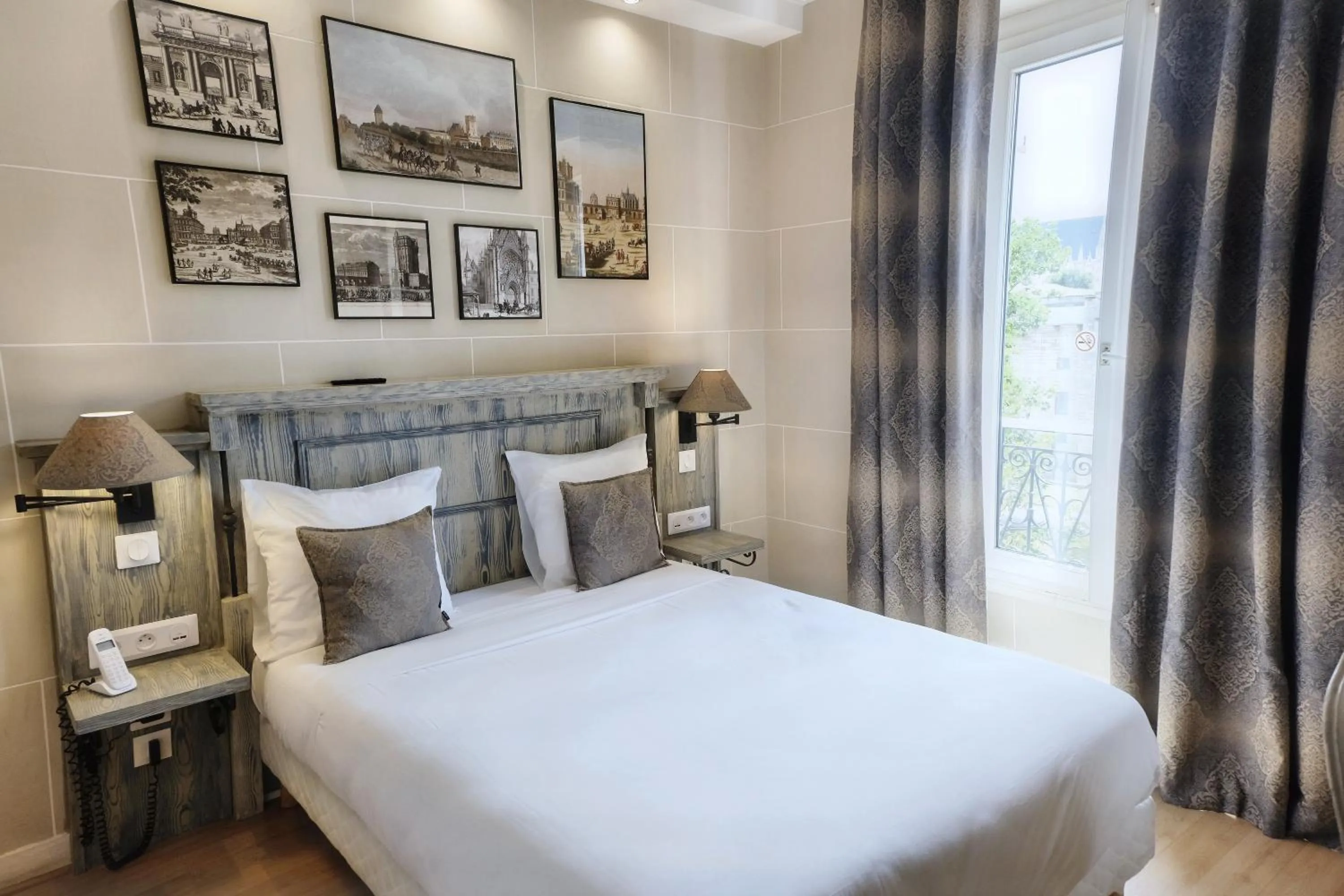 Bed in Hôtel du Château