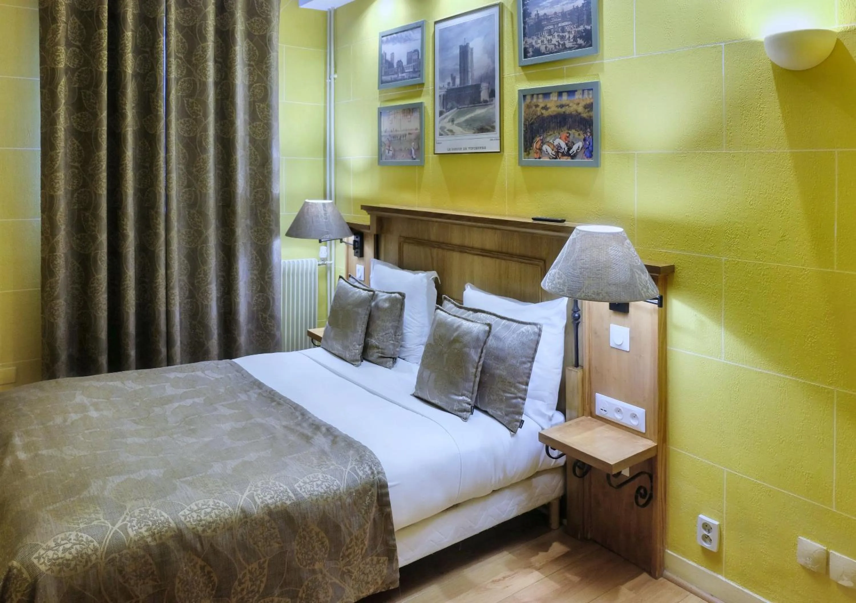 Bed in Hôtel du Château