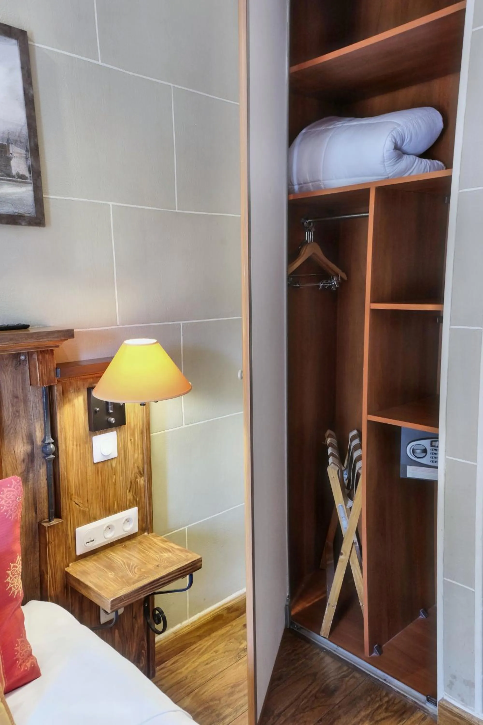 Bed in Hôtel du Château