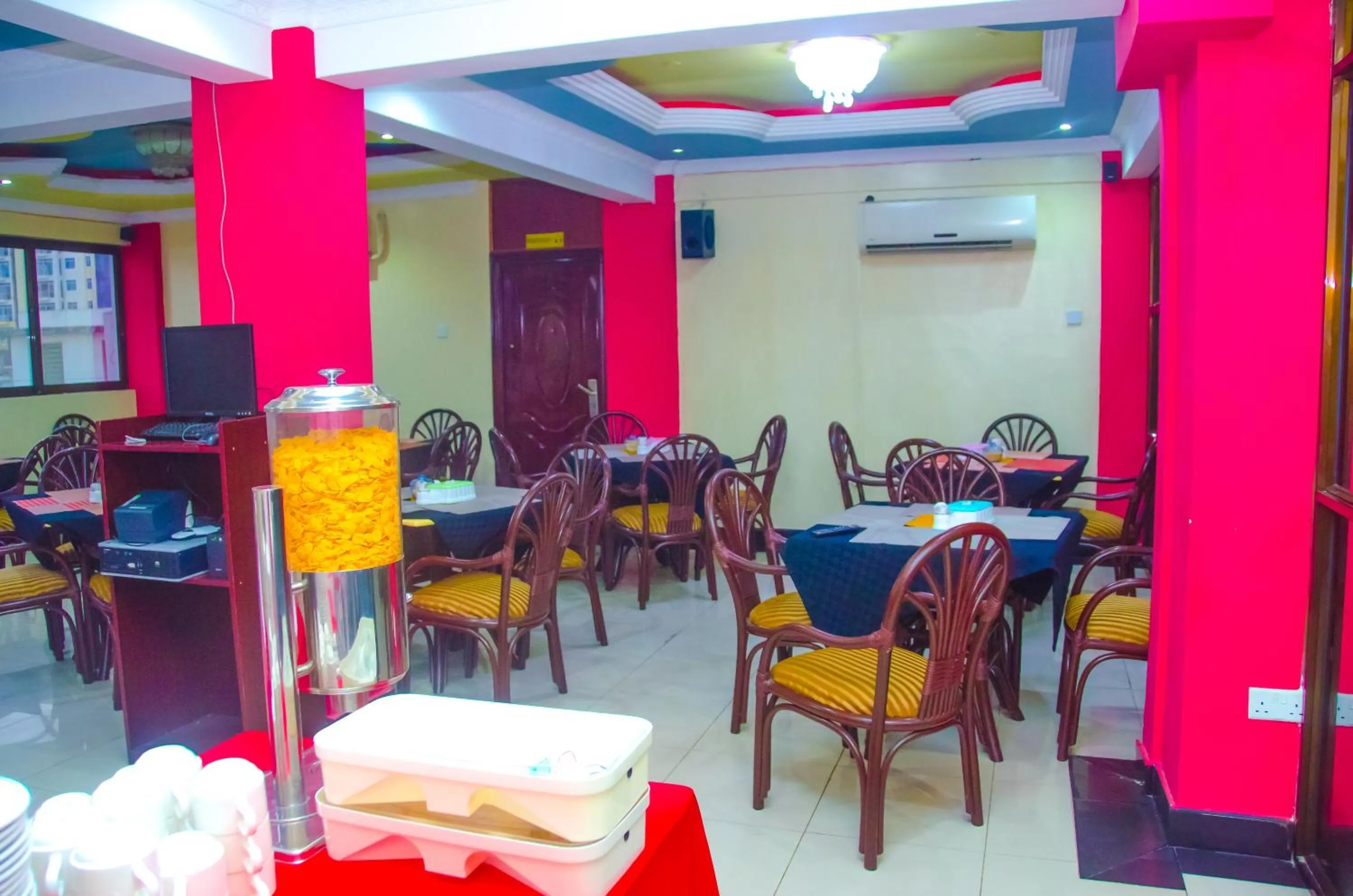 Coffee/tea facilities in Sheratton Regency Hotel