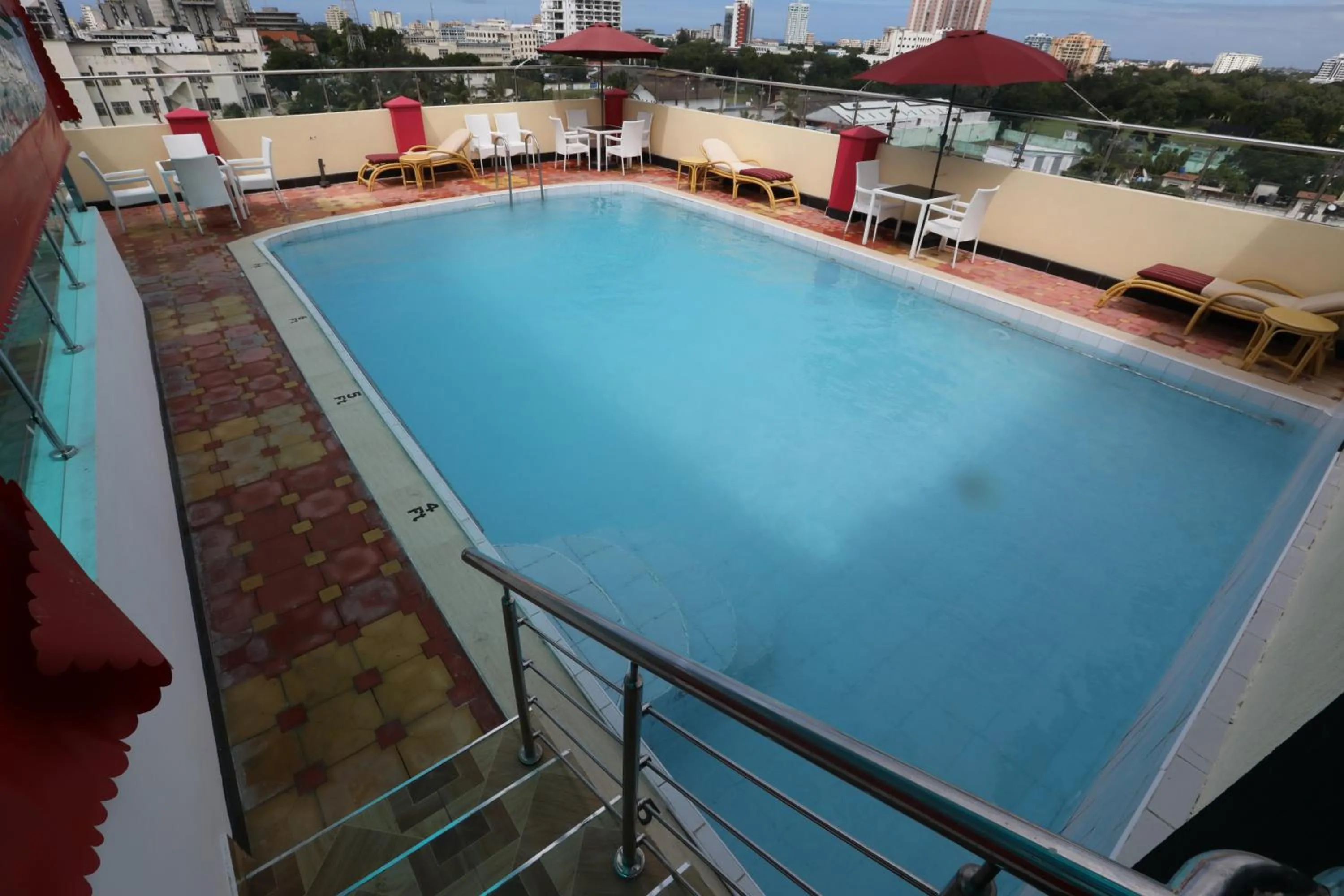 Swimming pool in Sheratton Regency Hotel