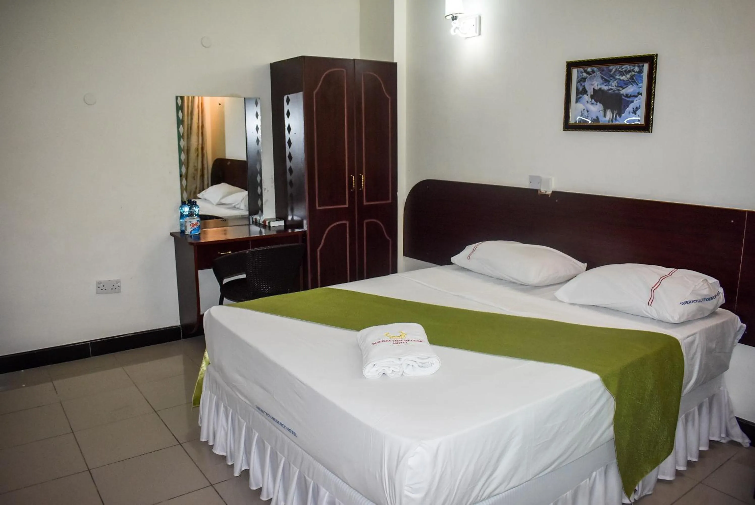 Bedroom, Bed in Sheratton Regency Hotel
