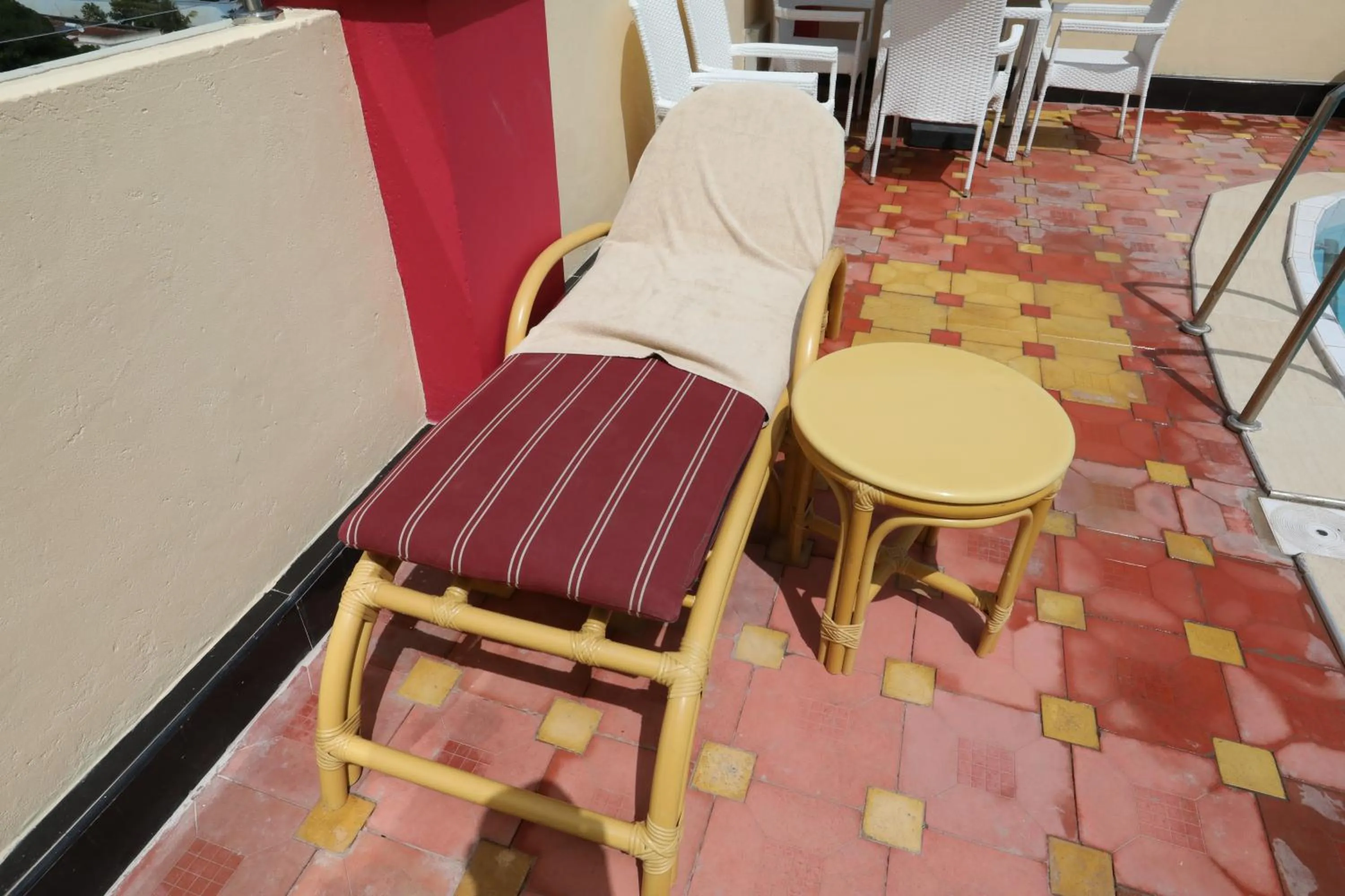 Swimming pool in Sheratton Regency Hotel