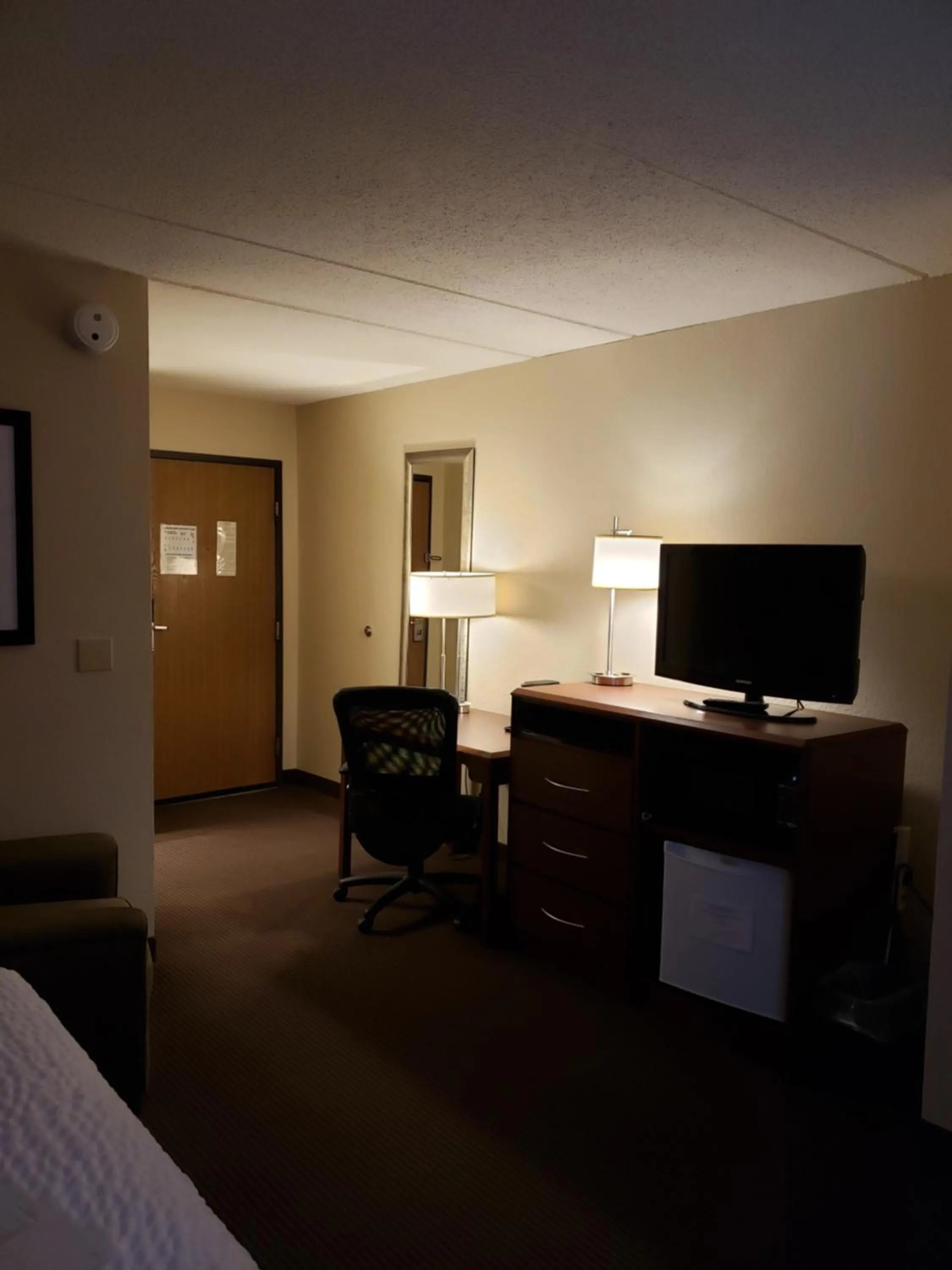 TV and multimedia, Bed in AmericInn by Wyndham Iron River