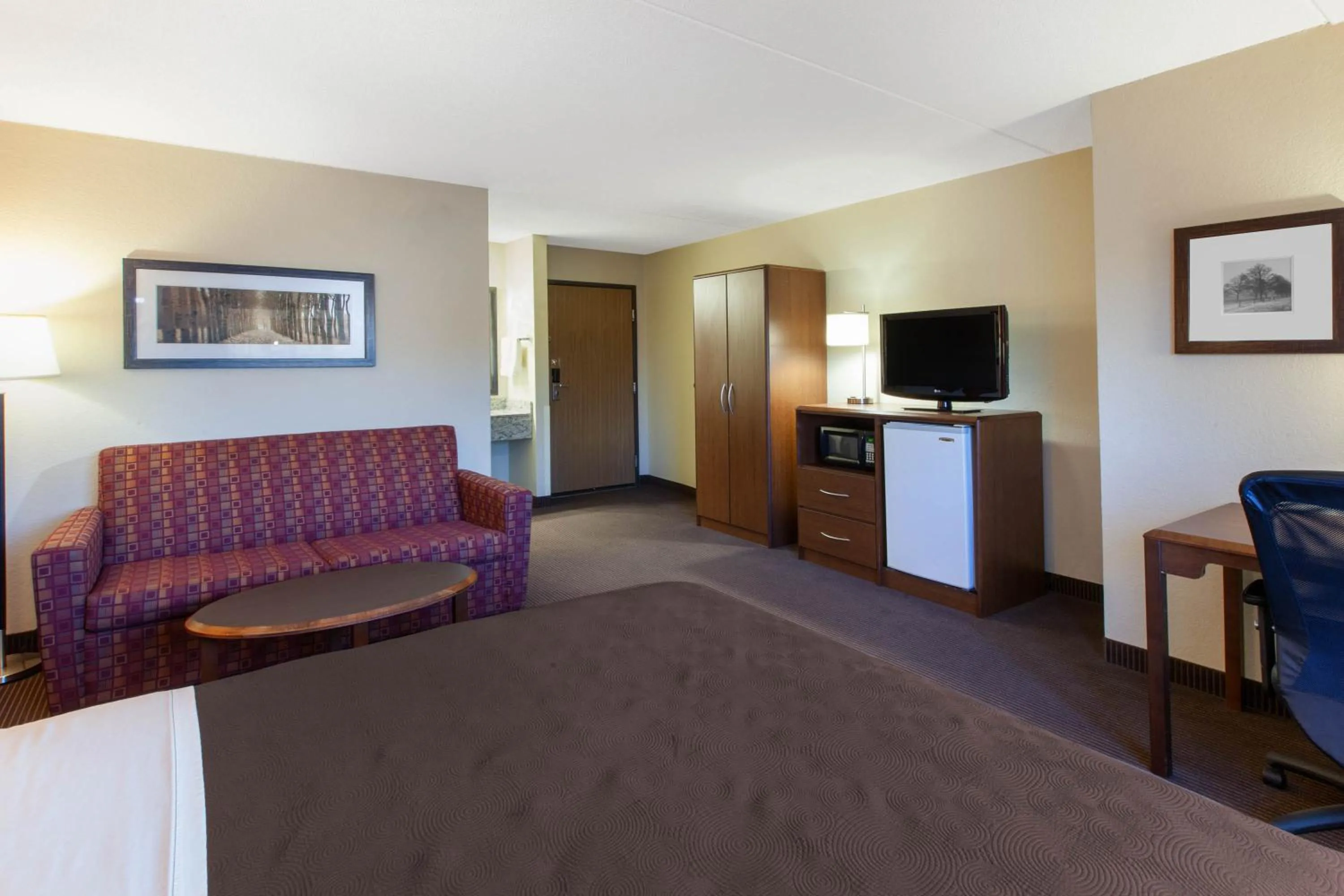 Photo of the whole room in AmericInn by Wyndham Iron River